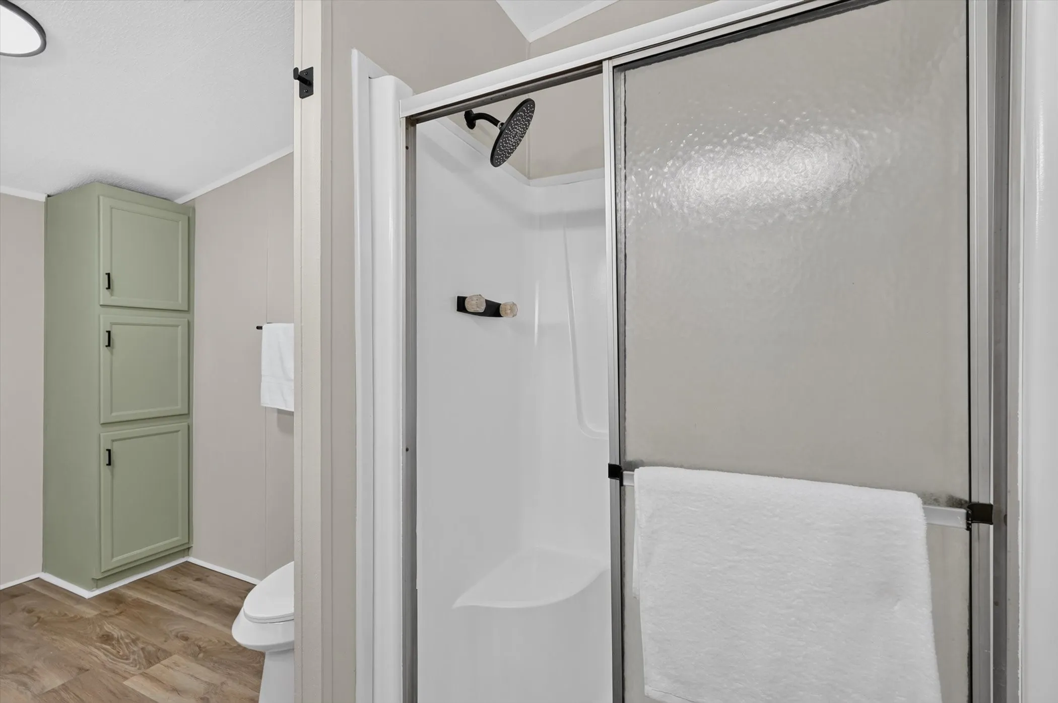 Mobile Home For Sale in Kaufman County , 20579 County Road 331, Quinlan, Texas 75474, 4 Bedroom, 2 Bathroom, Garage spaces, 1,913 Sqft, built in 2005, mls#21332361, Real Estate Agent in Quinlan, Homes For Sale in Kaufman county, Homes For Sale in Quinlan, Realtor in Quinlan Texas, Real Estate Brokerage Independent Realty Texas, Luminita Cordes Realtor