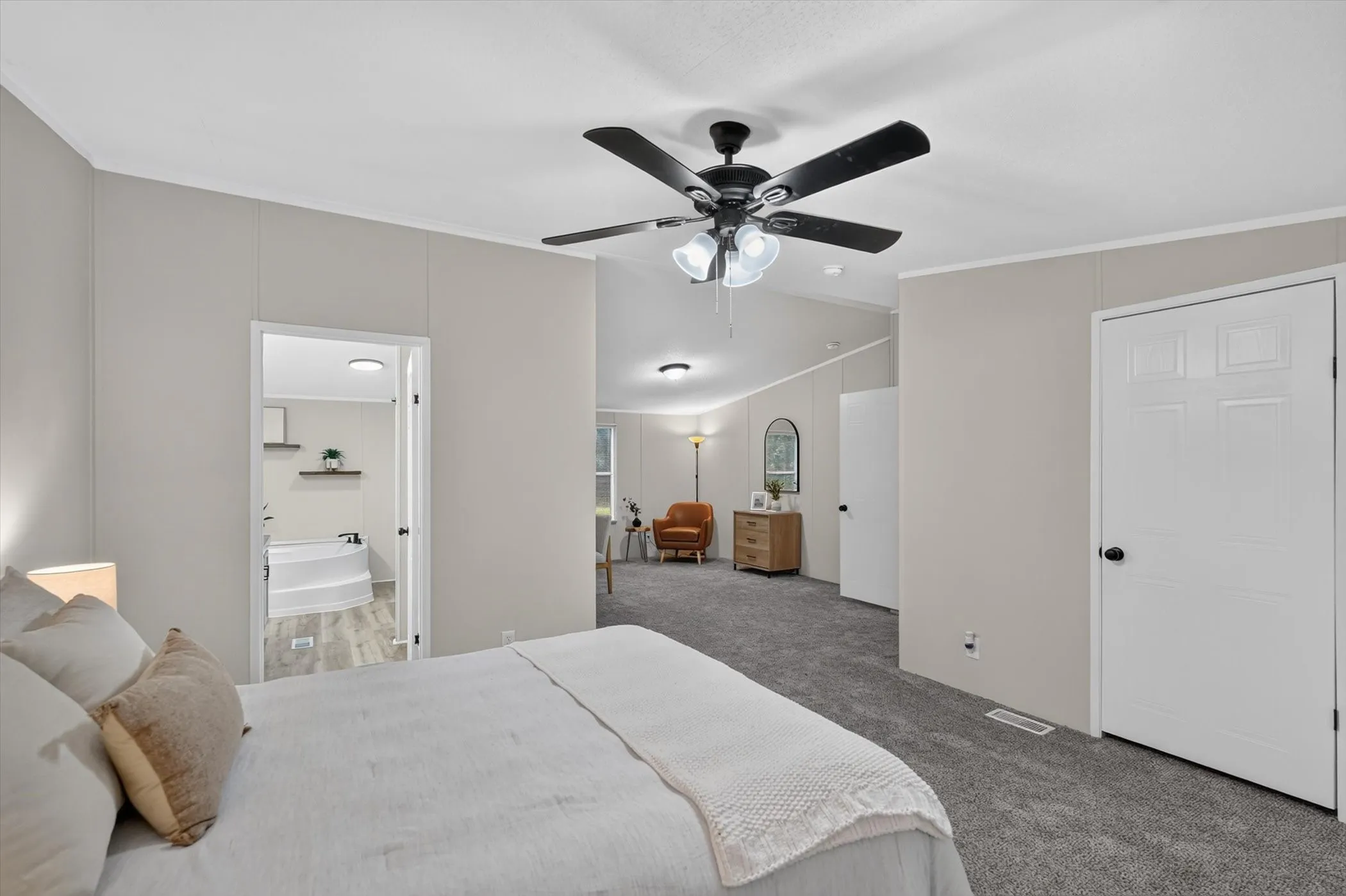 Mobile Home For Sale in Kaufman County , 20579 County Road 331, Quinlan, Texas 75474, 4 Bedroom, 2 Bathroom, Garage spaces, 1,913 Sqft, built in 2005, mls#21332361, Real Estate Agent in Quinlan, Homes For Sale in Kaufman county, Homes For Sale in Quinlan, Realtor in Quinlan Texas, Real Estate Brokerage Independent Realty Texas, Luminita Cordes Realtor