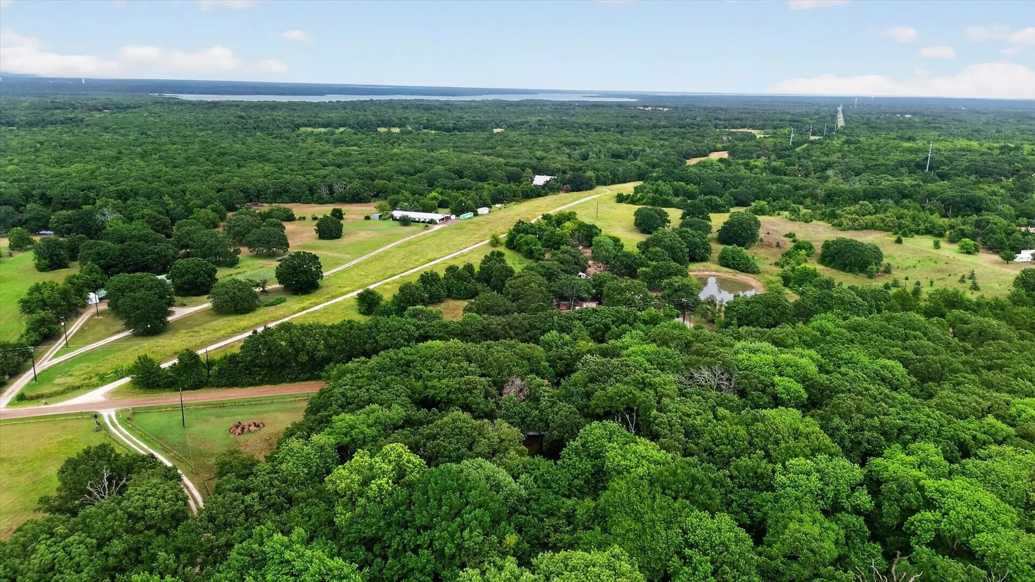 Mobile Home For Sale in Kaufman County , 20579 County Road 331, Quinlan, Texas 75474, 4 Bedroom, 2 Bathroom, Garage spaces, 1,913 Sqft, built in 2005, mls#21332361, Real Estate Agent in Quinlan, Homes For Sale in Kaufman county, Homes For Sale in Quinlan, Realtor in Quinlan Texas, Real Estate Brokerage Independent Realty Texas, Luminita Cordes Realtor