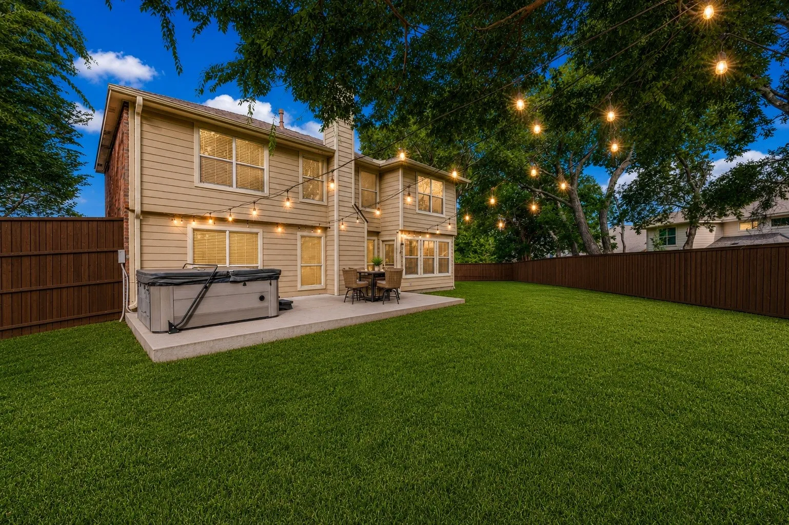 Single Family Residence For Sale in Collin County , 9304 Leesburg Court, Mc Kinney, Texas 75071, 4 Bedroom, 3 Bathroom, 2 Garage spaces, 2,547 Sqft, built in 2002, mls#21329289, Real Estate Agent in Mc Kinney, Homes For Sale in Collin county, Homes For Sale in Mc Kinney, Realtor in Mc Kinney Texas, Real Estate Brokerage Independent Realty Texas, Luminita Cordes Realtor