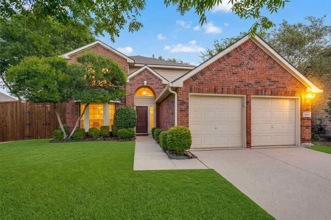 Single Family Residence For Sale in Collin County , 9304 Leesburg Court, Mc Kinney, Texas 75071, 4 Bedroom, 3 Bathroom, 2 Garage spaces, 2,547 Sqft, built in 2002, mls#21329289, Real Estate Agent in Mc Kinney, Homes For Sale in Collin county, Homes For Sale in Mc Kinney, Realtor in Mc Kinney Texas, Real Estate Brokerage Independent Realty Texas, Luminita Cordes Realtor