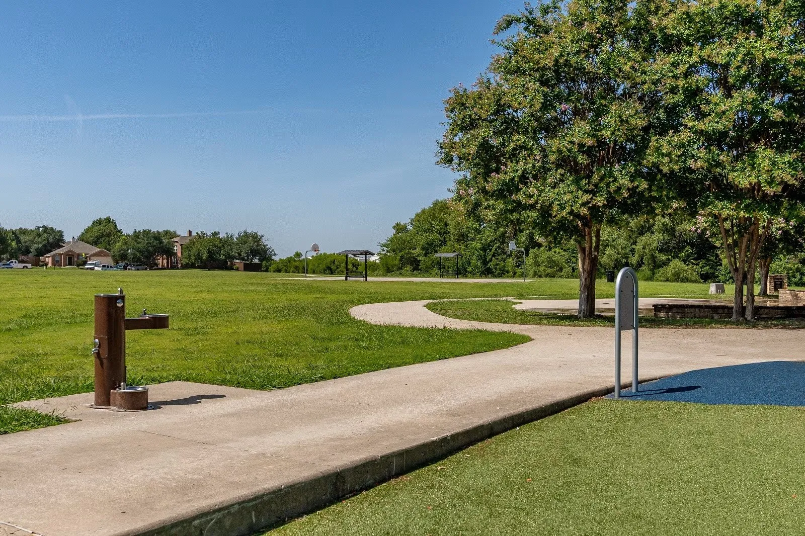 Single Family Residence For Sale in Collin County , 9304 Leesburg Court, Mc Kinney, Texas 75071, 4 Bedroom, 3 Bathroom, 2 Garage spaces, 2,547 Sqft, built in 2002, mls#21329289, Real Estate Agent in Mc Kinney, Homes For Sale in Collin county, Homes For Sale in Mc Kinney, Realtor in Mc Kinney Texas, Real Estate Brokerage Independent Realty Texas, Luminita Cordes Realtor
