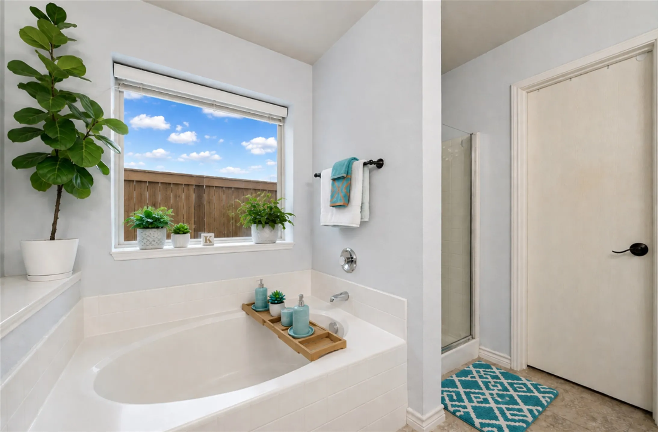 Single Family Residence For Sale in Collin County , 9304 Leesburg Court, Mc Kinney, Texas 75071, 4 Bedroom, 3 Bathroom, 2 Garage spaces, 2,547 Sqft, built in 2002, mls#21329289, Real Estate Agent in Mc Kinney, Homes For Sale in Collin county, Homes For Sale in Mc Kinney, Realtor in Mc Kinney Texas, Real Estate Brokerage Independent Realty Texas, Luminita Cordes Realtor