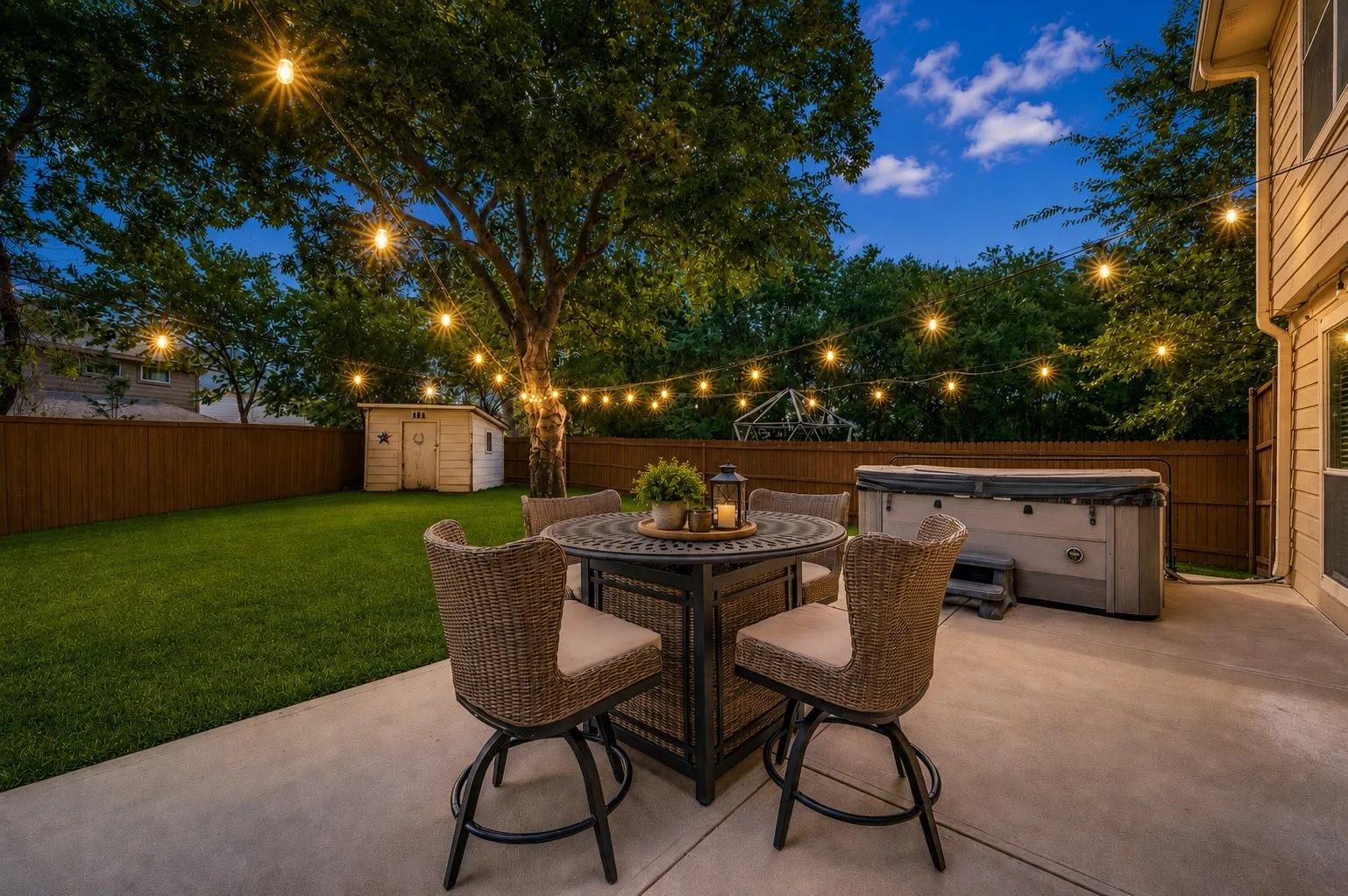 Single Family Residence For Sale in Collin County , 9304 Leesburg Court, Mc Kinney, Texas 75071, 4 Bedroom, 3 Bathroom, 2 Garage spaces, 2,547 Sqft, built in 2002, mls#21329289, Real Estate Agent in Mc Kinney, Homes For Sale in Collin county, Homes For Sale in Mc Kinney, Realtor in Mc Kinney Texas, Real Estate Brokerage Independent Realty Texas, Luminita Cordes Realtor