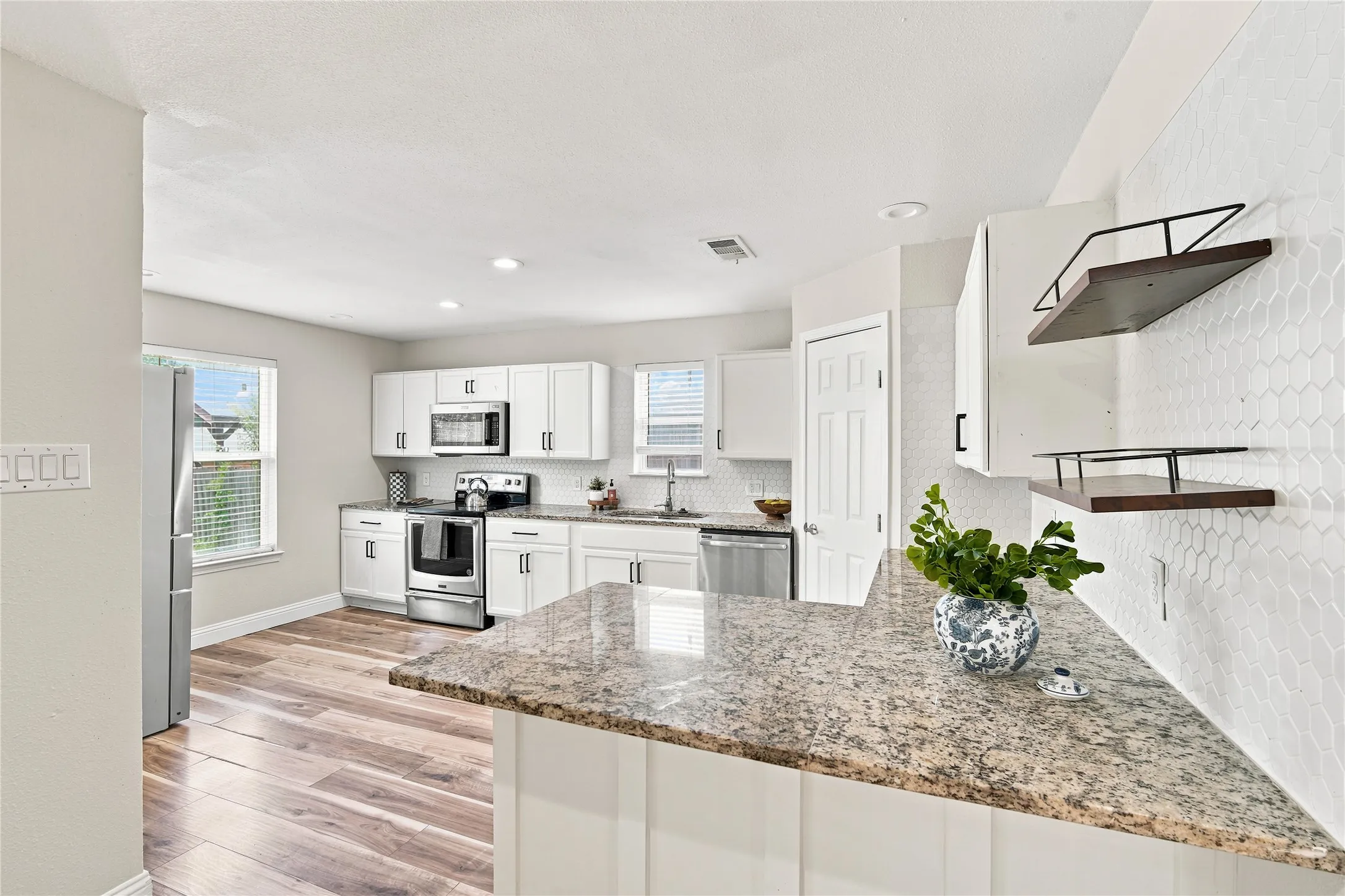 Single Family Residence For Sale in Dallas County , 10547 Cayuga Drive, Dallas, Texas 75228, 4 Bedroom, 2 Bathroom, 1 Garage spaces, 1,894 Sqft, built in 1951, mls#21332569, Real Estate Agent in Dallas, Homes For Sale in Dallas county, Homes For Sale in Dallas, Realtor in Dallas Texas, Real Estate Brokerage Independent Realty Texas, Luminita Cordes Realtor