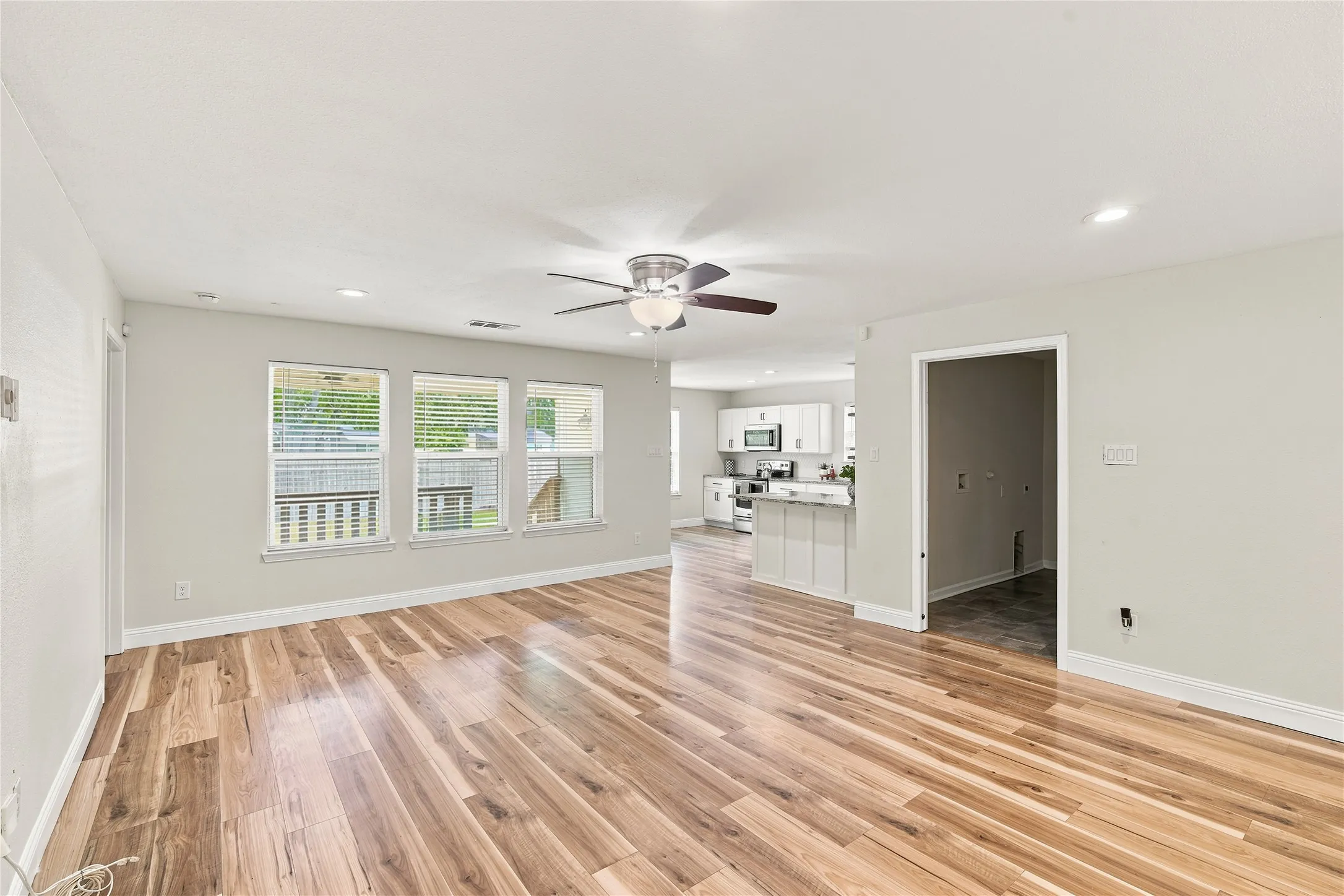 Single Family Residence For Sale in Dallas County , 10547 Cayuga Drive, Dallas, Texas 75228, 4 Bedroom, 2 Bathroom, 1 Garage spaces, 1,894 Sqft, built in 1951, mls#21332569, Real Estate Agent in Dallas, Homes For Sale in Dallas county, Homes For Sale in Dallas, Realtor in Dallas Texas, Real Estate Brokerage Independent Realty Texas, Luminita Cordes Realtor