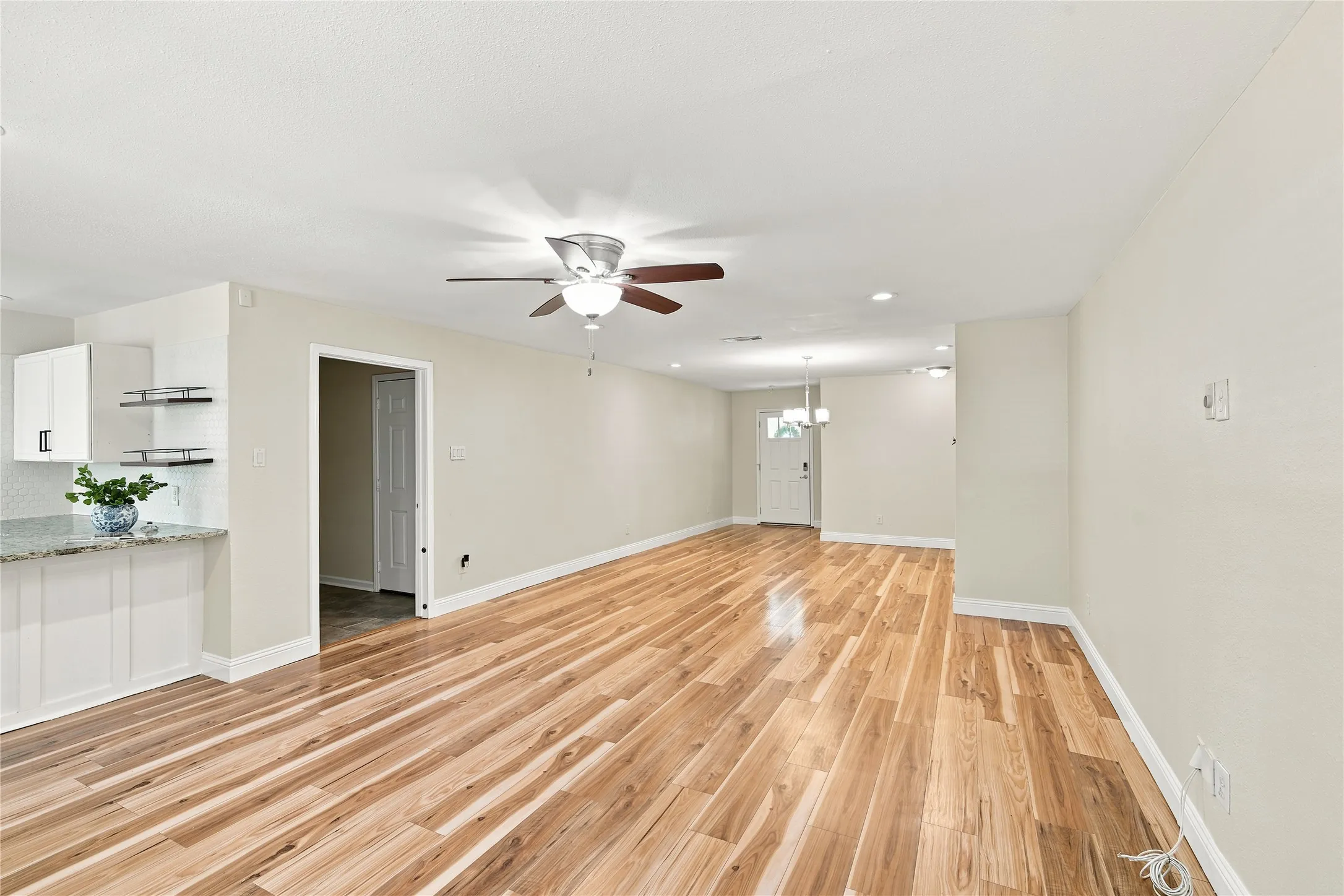 Single Family Residence For Sale in Dallas County , 10547 Cayuga Drive, Dallas, Texas 75228, 4 Bedroom, 2 Bathroom, 1 Garage spaces, 1,894 Sqft, built in 1951, mls#21332569, Real Estate Agent in Dallas, Homes For Sale in Dallas county, Homes For Sale in Dallas, Realtor in Dallas Texas, Real Estate Brokerage Independent Realty Texas, Luminita Cordes Realtor
