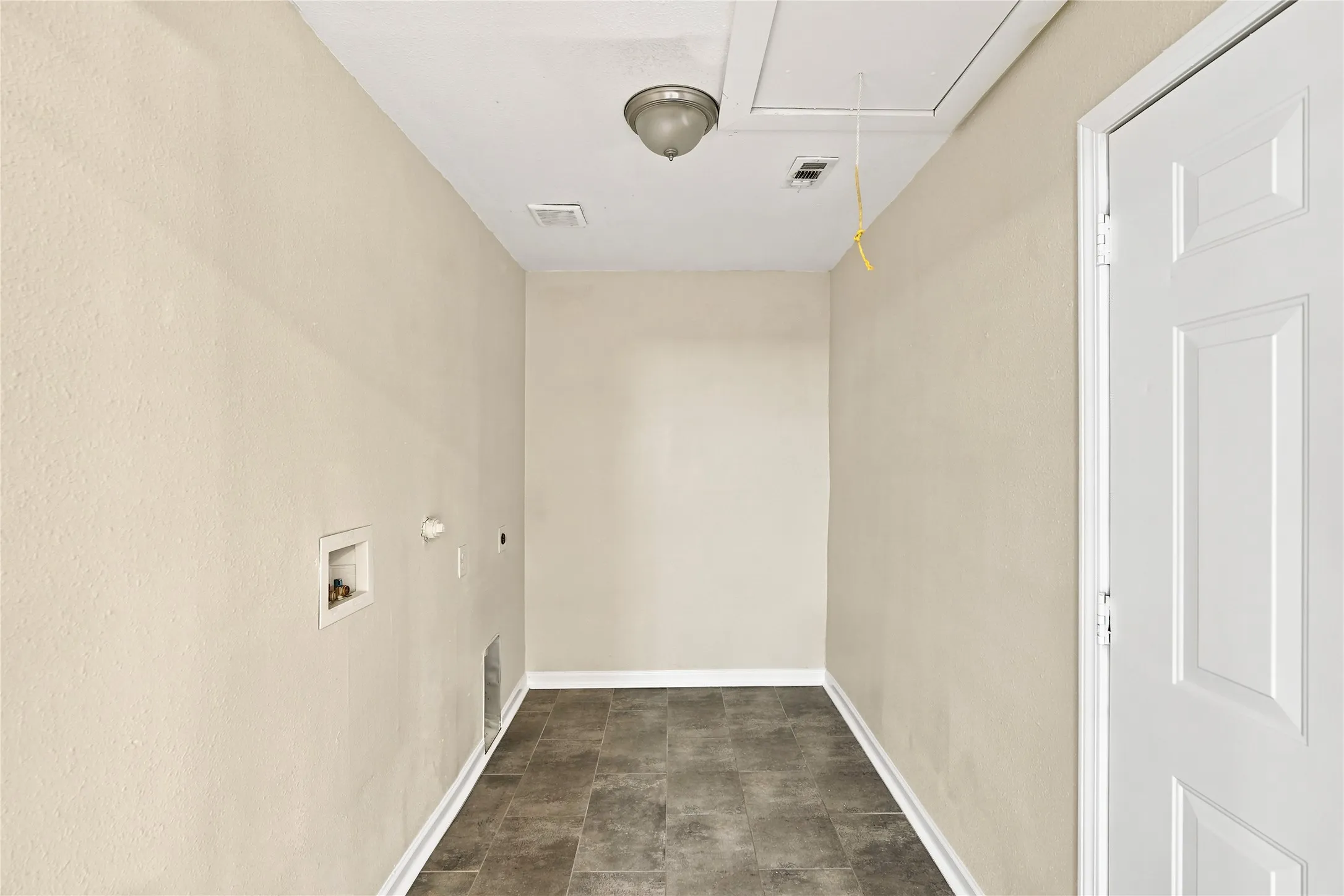 Single Family Residence For Sale in Dallas County , 10547 Cayuga Drive, Dallas, Texas 75228, 4 Bedroom, 2 Bathroom, 1 Garage spaces, 1,894 Sqft, built in 1951, mls#21332569, Real Estate Agent in Dallas, Homes For Sale in Dallas county, Homes For Sale in Dallas, Realtor in Dallas Texas, Real Estate Brokerage Independent Realty Texas, Luminita Cordes Realtor