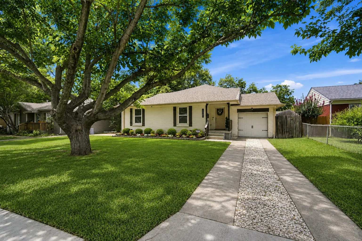 Single Family Residence For Sale in Dallas County , 10547 Cayuga Drive, Dallas, Texas 75228, 4 Bedroom, 2 Bathroom, 1 Garage spaces, 1,894 Sqft, built in 1951, mls#21332569, Real Estate Agent in Dallas, Homes For Sale in Dallas county, Homes For Sale in Dallas, Realtor in Dallas Texas, Real Estate Brokerage Independent Realty Texas, Luminita Cordes Realtor