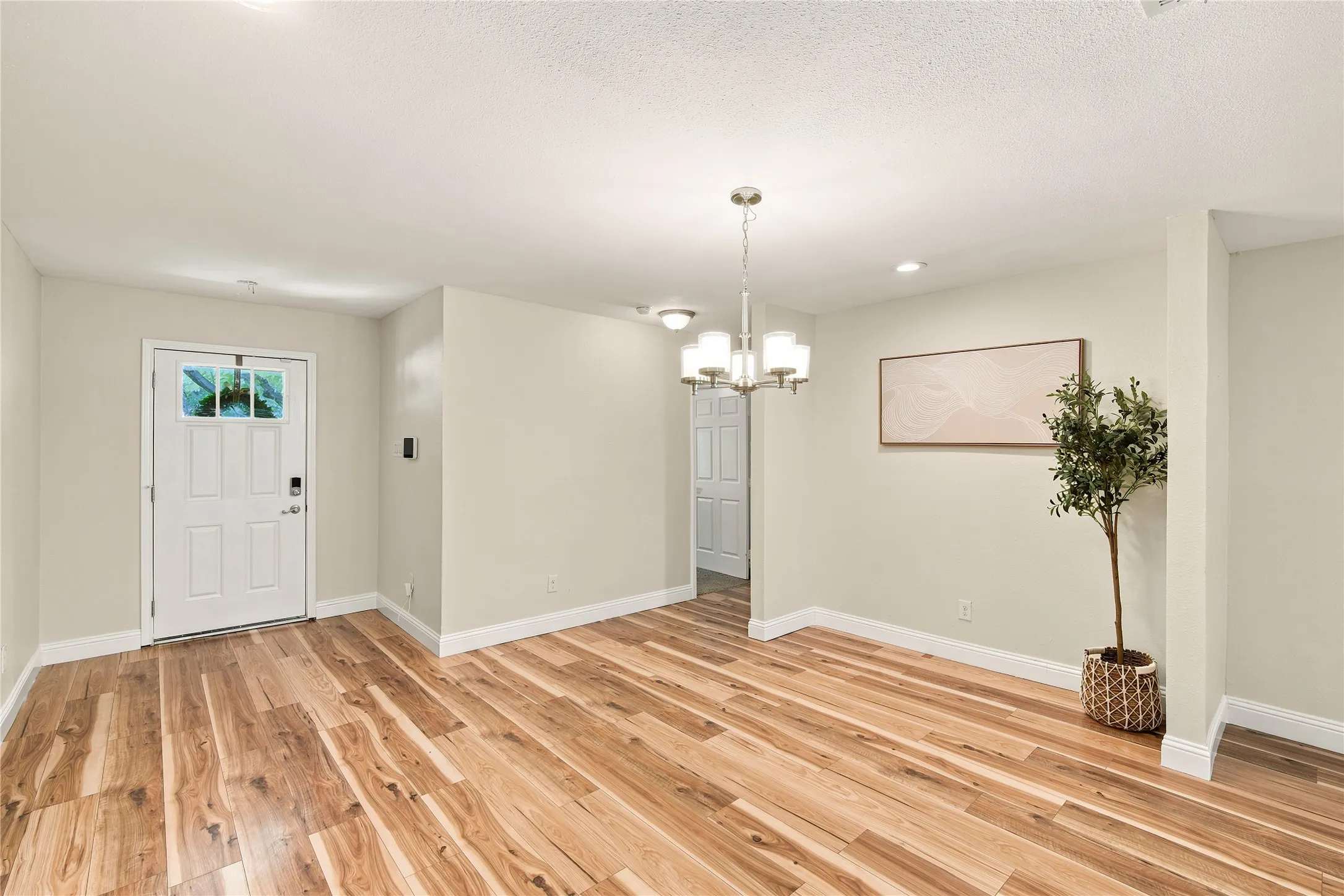 Single Family Residence For Sale in Dallas County , 10547 Cayuga Drive, Dallas, Texas 75228, 4 Bedroom, 2 Bathroom, 1 Garage spaces, 1,894 Sqft, built in 1951, mls#21332569, Real Estate Agent in Dallas, Homes For Sale in Dallas county, Homes For Sale in Dallas, Realtor in Dallas Texas, Real Estate Brokerage Independent Realty Texas, Luminita Cordes Realtor