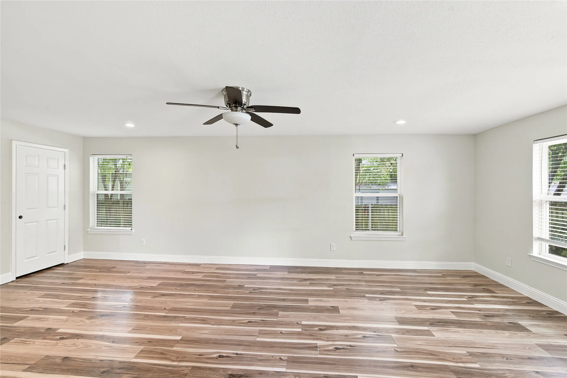 Single Family Residence For Sale in Dallas County , 10547 Cayuga Drive, Dallas, Texas 75228, 4 Bedroom, 2 Bathroom, 1 Garage spaces, 1,894 Sqft, built in 1951, mls#21332569, Real Estate Agent in Dallas, Homes For Sale in Dallas county, Homes For Sale in Dallas, Realtor in Dallas Texas, Real Estate Brokerage Independent Realty Texas, Luminita Cordes Realtor