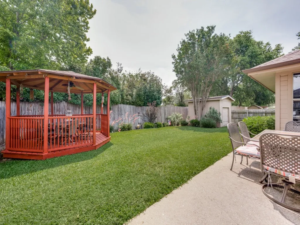 Single Family Residence For Sale in Tarrant County , 149 Roberts Drive, Saginaw, Texas 76179, 4 Bedroom, 2 Bathroom, 2 Garage spaces, 1,906 Sqft, built in 1997, mls#21332854, Real Estate Agent in Saginaw, Homes For Sale in Tarrant county, Homes For Sale in Saginaw, Realtor in Saginaw Texas, Real Estate Brokerage Independent Realty Texas, Luminita Cordes Realtor