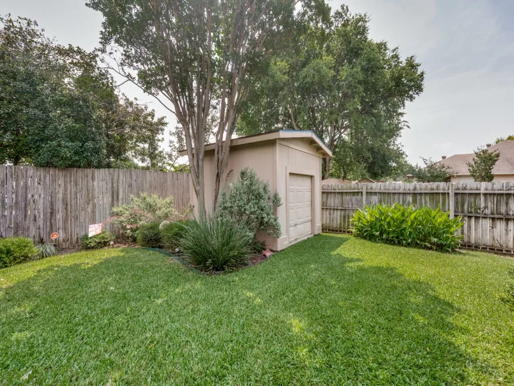 Single Family Residence For Sale in Tarrant County , 149 Roberts Drive, Saginaw, Texas 76179, 4 Bedroom, 2 Bathroom, 2 Garage spaces, 1,906 Sqft, built in 1997, mls#21332854, Real Estate Agent in Saginaw, Homes For Sale in Tarrant county, Homes For Sale in Saginaw, Realtor in Saginaw Texas, Real Estate Brokerage Independent Realty Texas, Luminita Cordes Realtor