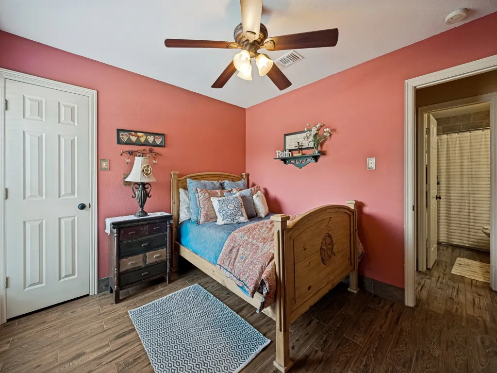 Single Family Residence For Sale in Tarrant County , 149 Roberts Drive, Saginaw, Texas 76179, 4 Bedroom, 2 Bathroom, 2 Garage spaces, 1,906 Sqft, built in 1997, mls#21332854, Real Estate Agent in Saginaw, Homes For Sale in Tarrant county, Homes For Sale in Saginaw, Realtor in Saginaw Texas, Real Estate Brokerage Independent Realty Texas, Luminita Cordes Realtor