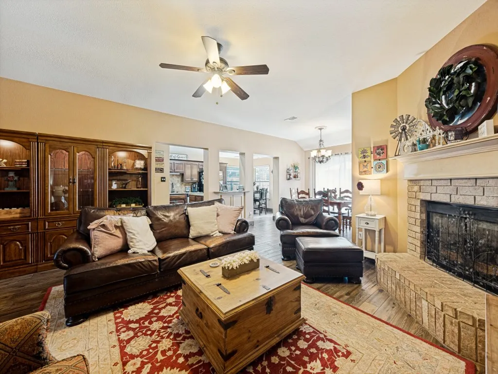 Single Family Residence For Sale in Tarrant County , 149 Roberts Drive, Saginaw, Texas 76179, 4 Bedroom, 2 Bathroom, 2 Garage spaces, 1,906 Sqft, built in 1997, mls#21332854, Real Estate Agent in Saginaw, Homes For Sale in Tarrant county, Homes For Sale in Saginaw, Realtor in Saginaw Texas, Real Estate Brokerage Independent Realty Texas, Luminita Cordes Realtor