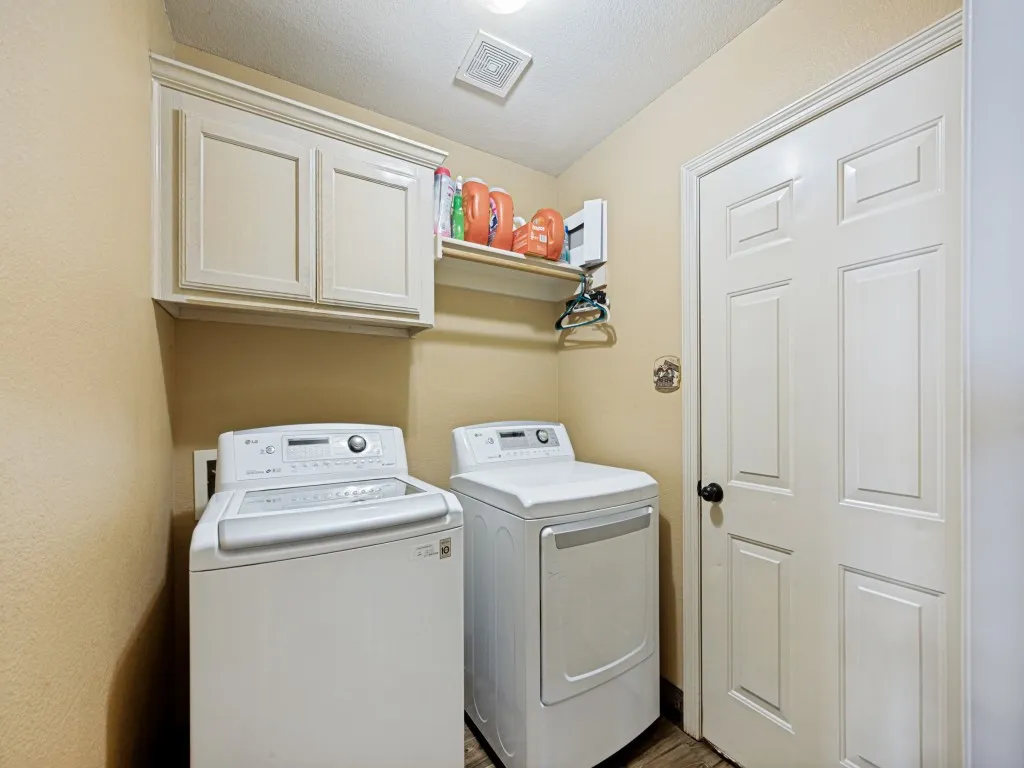 Single Family Residence For Sale in Tarrant County , 149 Roberts Drive, Saginaw, Texas 76179, 4 Bedroom, 2 Bathroom, 2 Garage spaces, 1,906 Sqft, built in 1997, mls#21332854, Real Estate Agent in Saginaw, Homes For Sale in Tarrant county, Homes For Sale in Saginaw, Realtor in Saginaw Texas, Real Estate Brokerage Independent Realty Texas, Luminita Cordes Realtor
