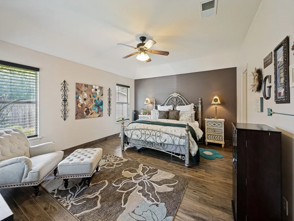 Single Family Residence For Sale in Tarrant County , 149 Roberts Drive, Saginaw, Texas 76179, 4 Bedroom, 2 Bathroom, 2 Garage spaces, 1,906 Sqft, built in 1997, mls#21332854, Real Estate Agent in Saginaw, Homes For Sale in Tarrant county, Homes For Sale in Saginaw, Realtor in Saginaw Texas, Real Estate Brokerage Independent Realty Texas, Luminita Cordes Realtor
