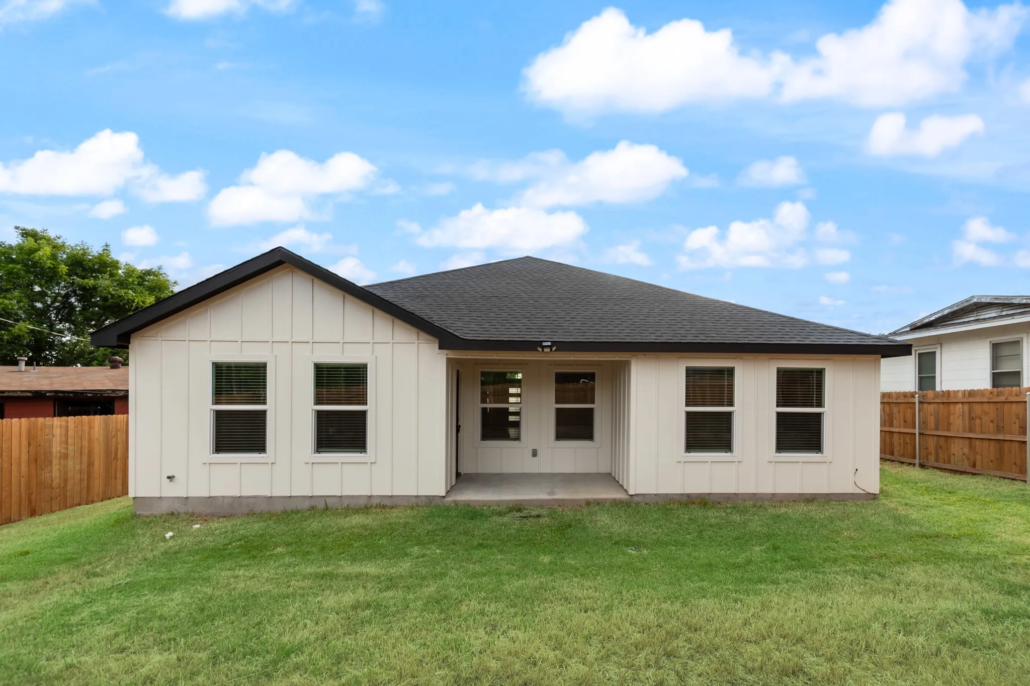Single Family Residence For Sale in Tarrant County , 4325 Carmel Avenue, Fort Worth, Texas 76119, 3 Bedroom, 2 Bathroom, 2 Garage spaces, 1,606 Sqft, built in 2024, mls#21333869, Real Estate Agent in Fort Worth, Homes For Sale in Tarrant county, Homes For Sale in Fort Worth, Realtor in Fort Worth Texas, Real Estate Brokerage Independent Realty Texas, Luminita Cordes Realtor