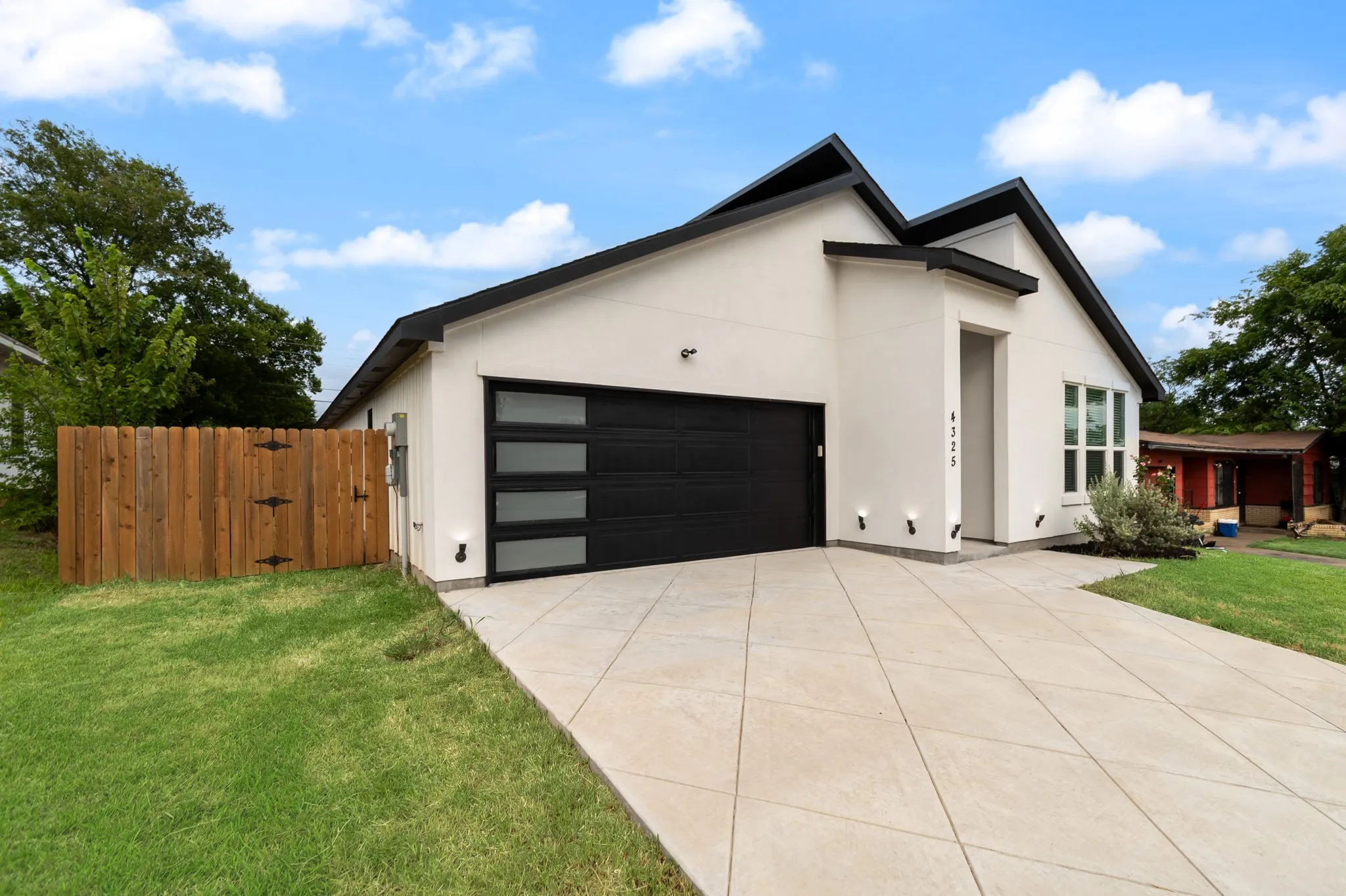 Single Family Residence For Sale in Tarrant County , 4325 Carmel Avenue, Fort Worth, Texas 76119, 3 Bedroom, 2 Bathroom, 2 Garage spaces, 1,606 Sqft, built in 2024, mls#21333869, Real Estate Agent in Fort Worth, Homes For Sale in Tarrant county, Homes For Sale in Fort Worth, Realtor in Fort Worth Texas, Real Estate Brokerage Independent Realty Texas, Luminita Cordes Realtor