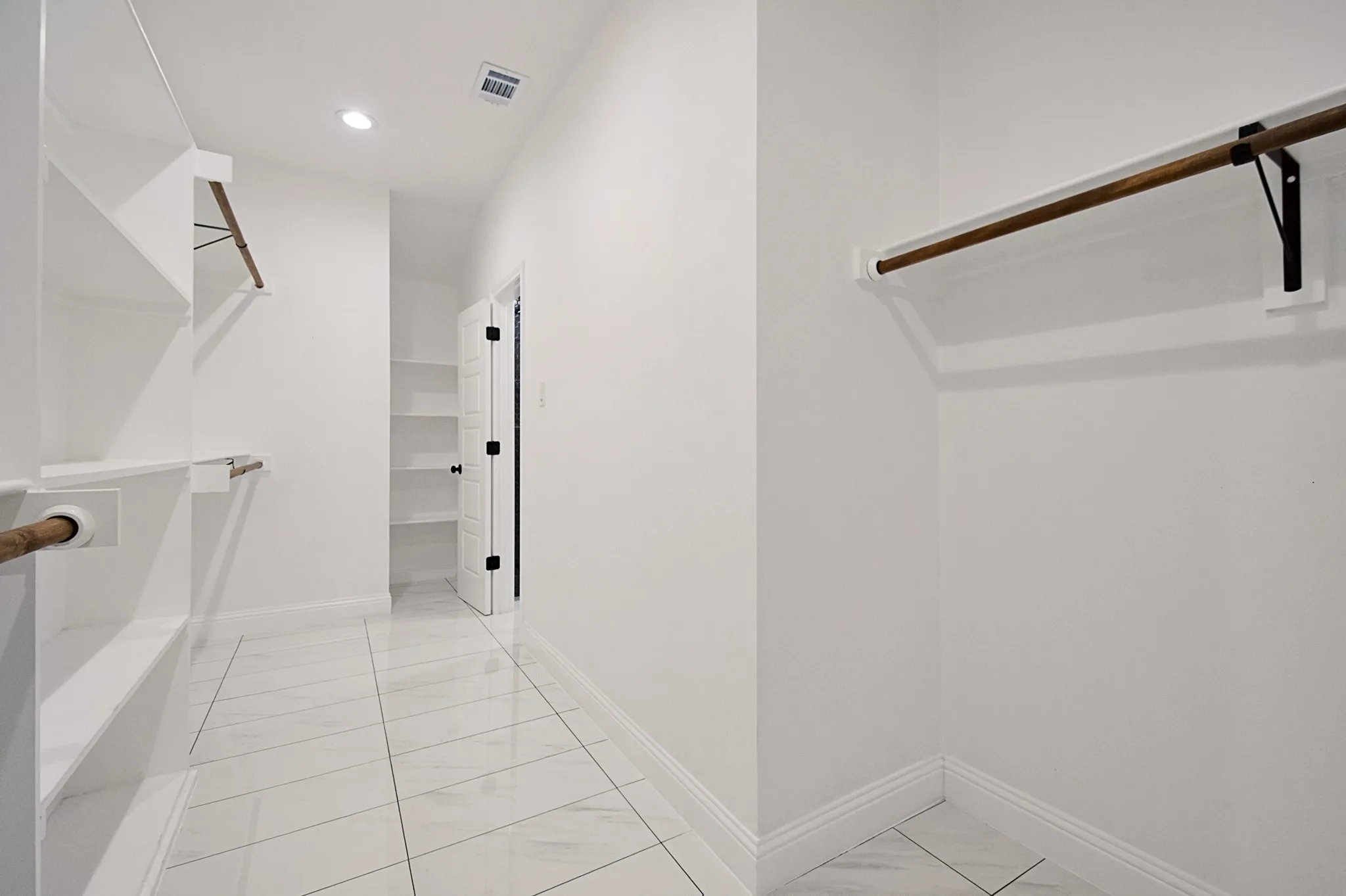 Single Family Residence For Sale in Tarrant County , 4325 Carmel Avenue, Fort Worth, Texas 76119, 3 Bedroom, 2 Bathroom, 2 Garage spaces, 1,606 Sqft, built in 2024, mls#21333869, Real Estate Agent in Fort Worth, Homes For Sale in Tarrant county, Homes For Sale in Fort Worth, Realtor in Fort Worth Texas, Real Estate Brokerage Independent Realty Texas, Luminita Cordes Realtor