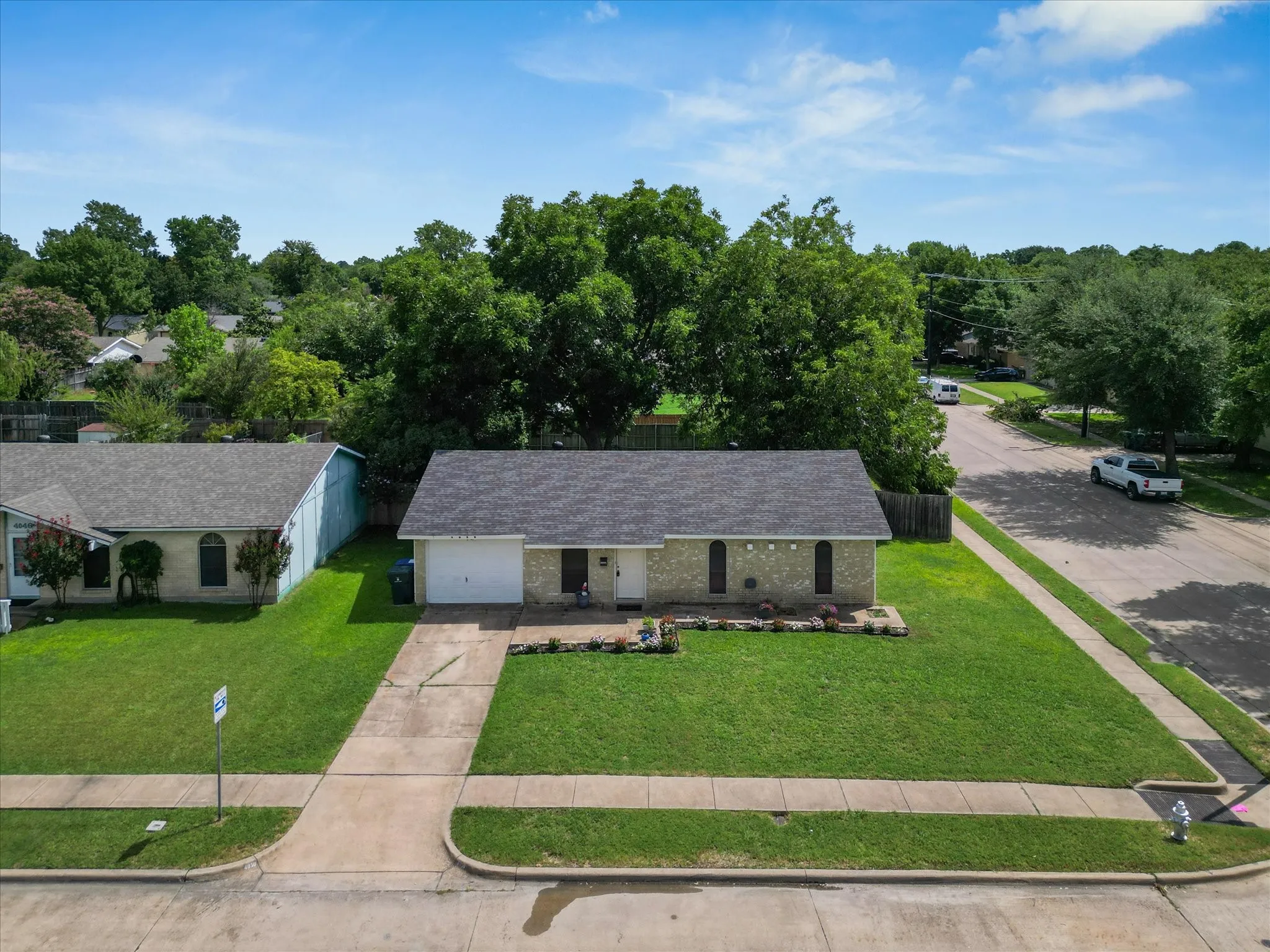 Single Family Residence For Sale in Dallas County , 4050 Salem Drive, Garland, Texas 75043, 3 Bedroom, 1 Bathroom, 1 Garage spaces, 1,261 Sqft, built in 1971, mls#21334042, Real Estate Agent in Garland, Homes For Sale in Dallas county, Homes For Sale in Garland, Realtor in Garland Texas, Real Estate Brokerage Independent Realty Texas, Luminita Cordes Realtor
