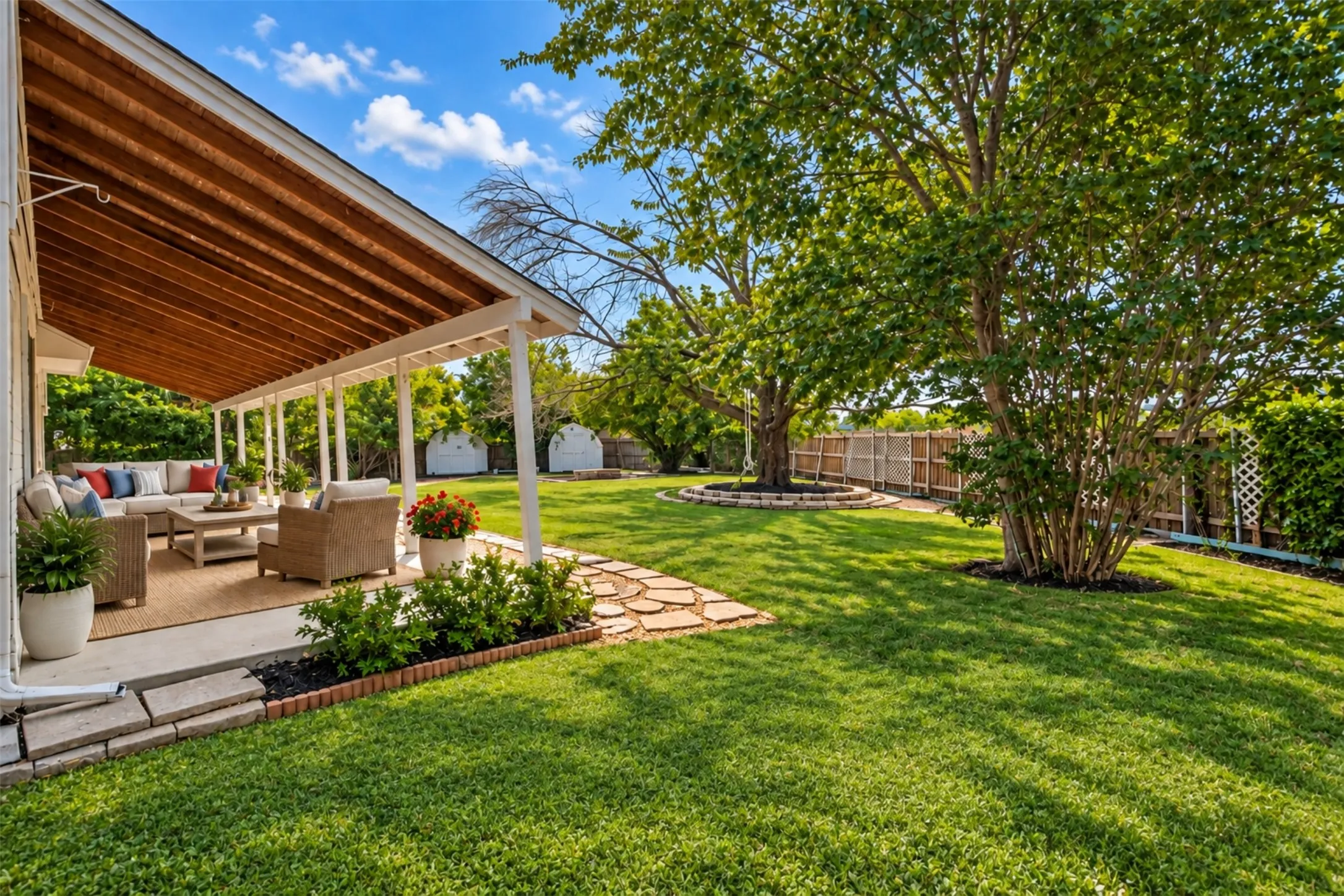 Single Family Residence For Sale in Denton County , 5104 Melody Court, Flower Mound, Texas 75028, 4 Bedroom, 3 Bathroom, 2 Garage spaces, 2,404 Sqft, built in 1983, mls#21331309, Real Estate Agent in Flower Mound, Homes For Sale in Denton county, Homes For Sale in Flower Mound, Realtor in Flower Mound Texas, Real Estate Brokerage Independent Realty Texas, Luminita Cordes Realtor