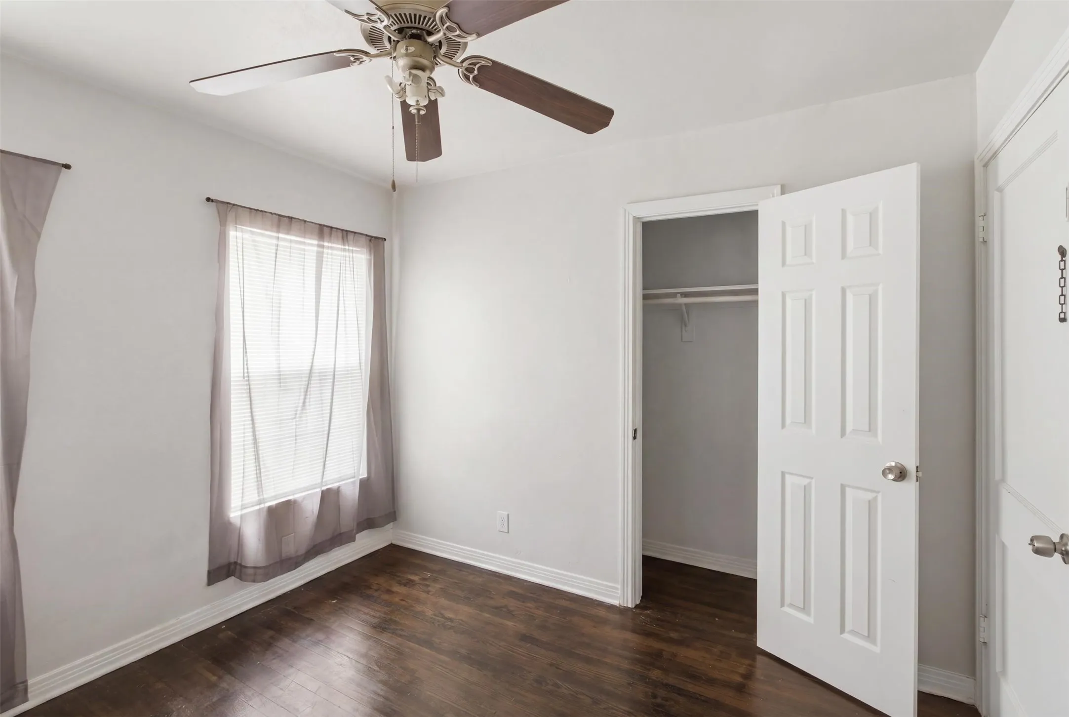 Single Family Residence For Sale in Dallas County , 6632 Emhouse Street, Dallas, Texas 75232, 4 Bedroom, 2 Bathroom, Garage spaces, 1,783 Sqft, built in 1949, mls#21332078, Real Estate Agent in Dallas, Homes For Sale in Dallas county, Homes For Sale in Dallas, Realtor in Dallas Texas, Real Estate Brokerage Independent Realty Texas, Luminita Cordes Realtor