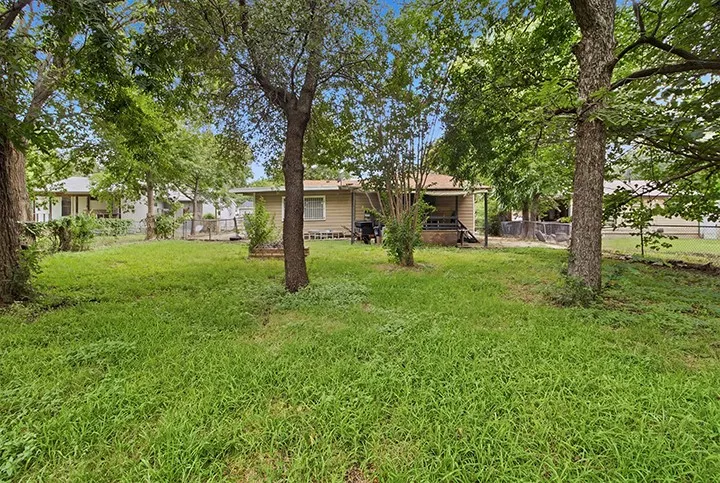 Single Family Residence For Sale in Dallas County , 6632 Emhouse Street, Dallas, Texas 75232, 4 Bedroom, 2 Bathroom, Garage spaces, 1,783 Sqft, built in 1949, mls#21332078, Real Estate Agent in Dallas, Homes For Sale in Dallas county, Homes For Sale in Dallas, Realtor in Dallas Texas, Real Estate Brokerage Independent Realty Texas, Luminita Cordes Realtor