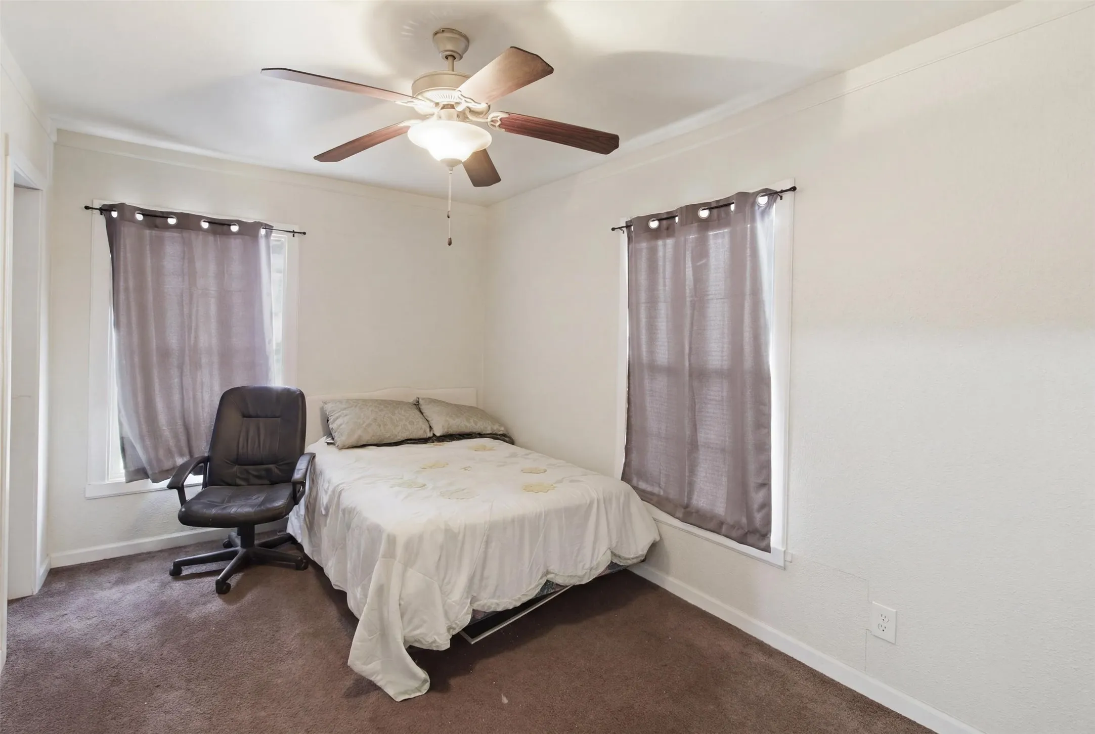 Single Family Residence For Sale in Dallas County , 6632 Emhouse Street, Dallas, Texas 75232, 4 Bedroom, 2 Bathroom, Garage spaces, 1,783 Sqft, built in 1949, mls#21332078, Real Estate Agent in Dallas, Homes For Sale in Dallas county, Homes For Sale in Dallas, Realtor in Dallas Texas, Real Estate Brokerage Independent Realty Texas, Luminita Cordes Realtor
