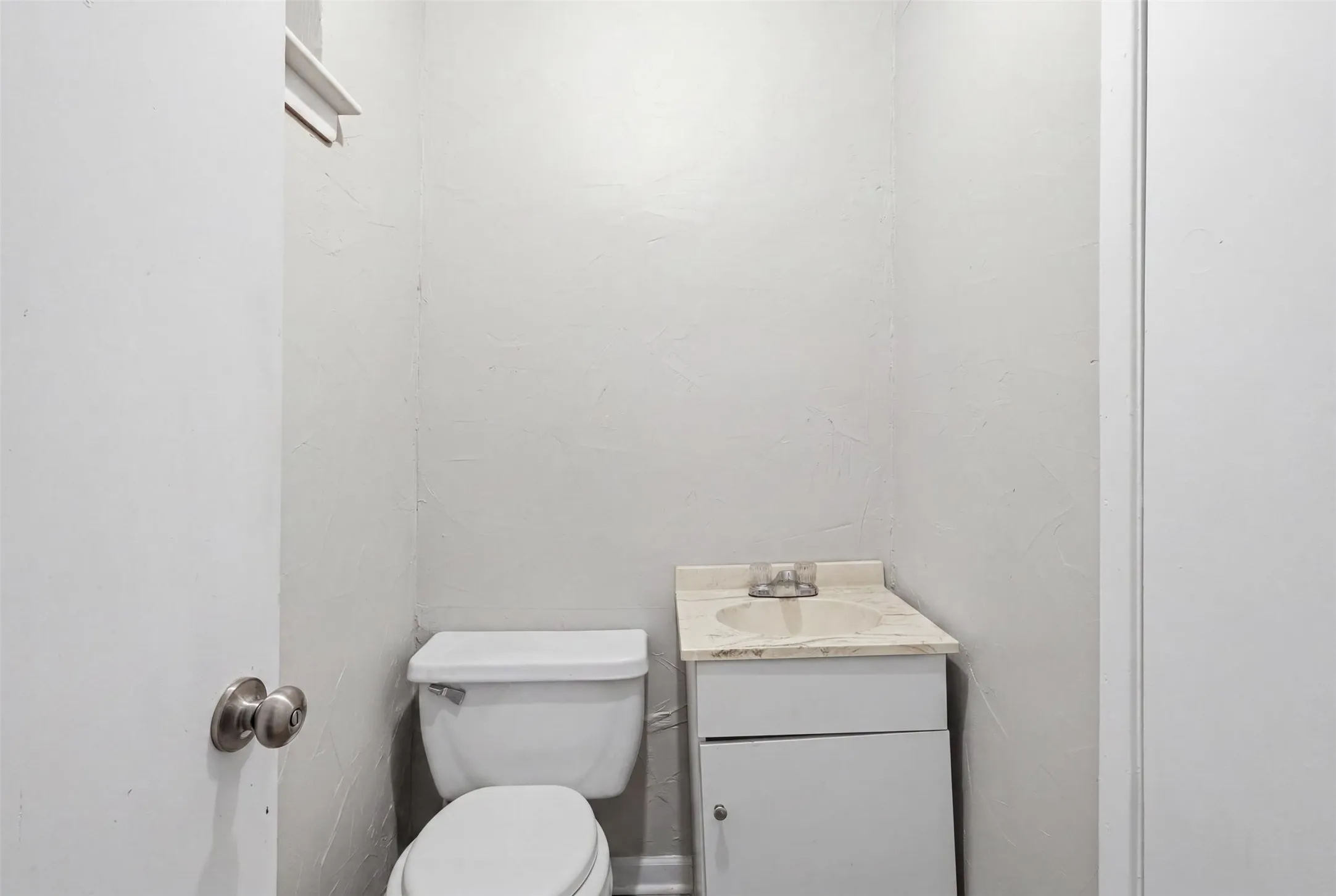 Single Family Residence For Sale in Dallas County , 6632 Emhouse Street, Dallas, Texas 75232, 4 Bedroom, 2 Bathroom, Garage spaces, 1,783 Sqft, built in 1949, mls#21332078, Real Estate Agent in Dallas, Homes For Sale in Dallas county, Homes For Sale in Dallas, Realtor in Dallas Texas, Real Estate Brokerage Independent Realty Texas, Luminita Cordes Realtor