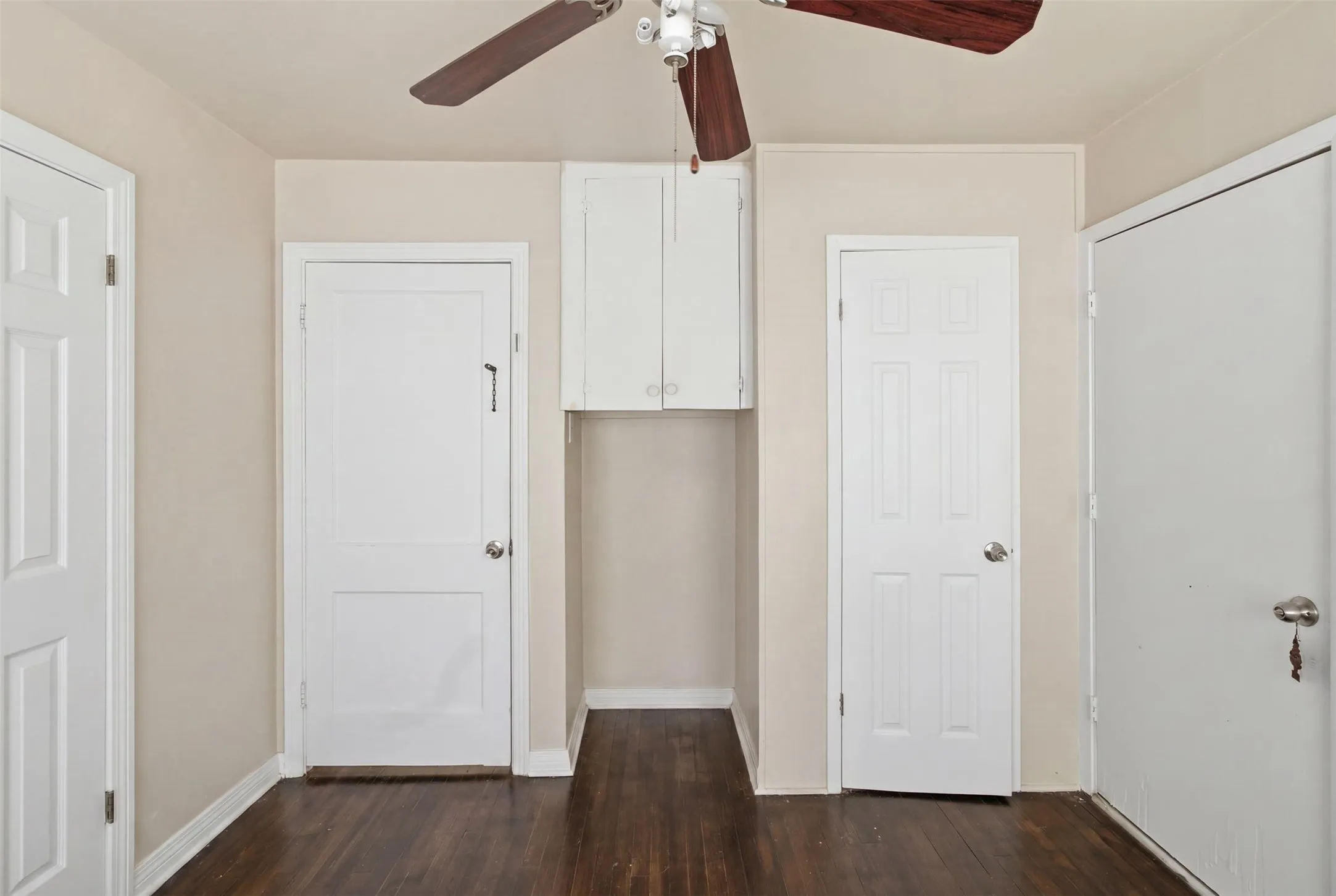 Single Family Residence For Sale in Dallas County , 6632 Emhouse Street, Dallas, Texas 75232, 4 Bedroom, 2 Bathroom, Garage spaces, 1,783 Sqft, built in 1949, mls#21332078, Real Estate Agent in Dallas, Homes For Sale in Dallas county, Homes For Sale in Dallas, Realtor in Dallas Texas, Real Estate Brokerage Independent Realty Texas, Luminita Cordes Realtor