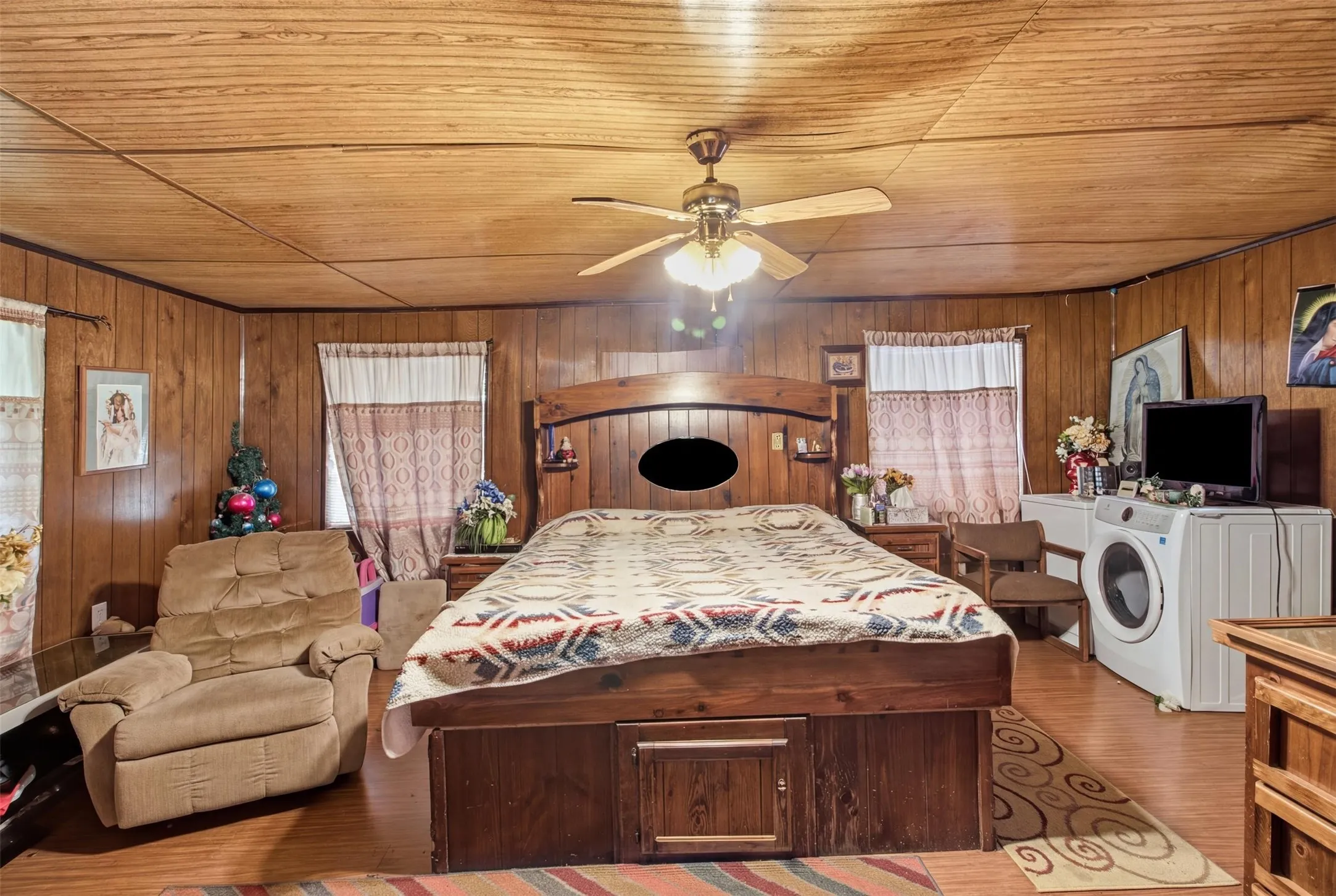Single Family Residence For Sale in Dallas County , 6632 Emhouse Street, Dallas, Texas 75232, 4 Bedroom, 2 Bathroom, Garage spaces, 1,783 Sqft, built in 1949, mls#21332078, Real Estate Agent in Dallas, Homes For Sale in Dallas county, Homes For Sale in Dallas, Realtor in Dallas Texas, Real Estate Brokerage Independent Realty Texas, Luminita Cordes Realtor