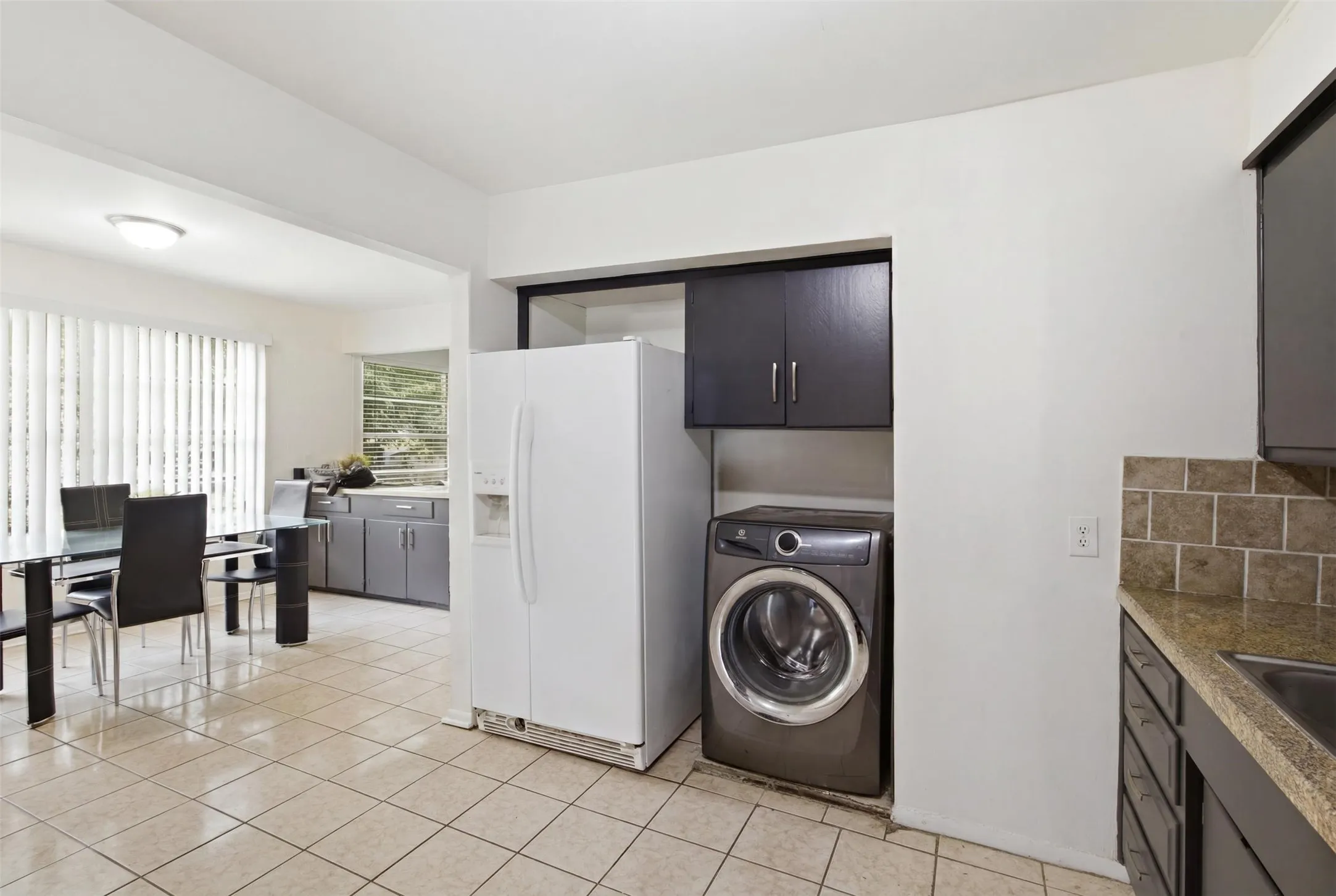 Single Family Residence For Sale in Dallas County , 6632 Emhouse Street, Dallas, Texas 75232, 4 Bedroom, 2 Bathroom, Garage spaces, 1,783 Sqft, built in 1949, mls#21332078, Real Estate Agent in Dallas, Homes For Sale in Dallas county, Homes For Sale in Dallas, Realtor in Dallas Texas, Real Estate Brokerage Independent Realty Texas, Luminita Cordes Realtor