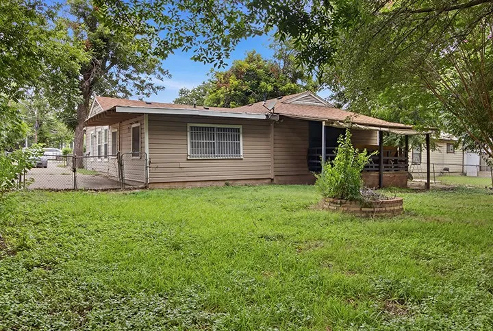 Single Family Residence For Sale in Dallas County , 6632 Emhouse Street, Dallas, Texas 75232, 4 Bedroom, 2 Bathroom, Garage spaces, 1,783 Sqft, built in 1949, mls#21332078, Real Estate Agent in Dallas, Homes For Sale in Dallas county, Homes For Sale in Dallas, Realtor in Dallas Texas, Real Estate Brokerage Independent Realty Texas, Luminita Cordes Realtor