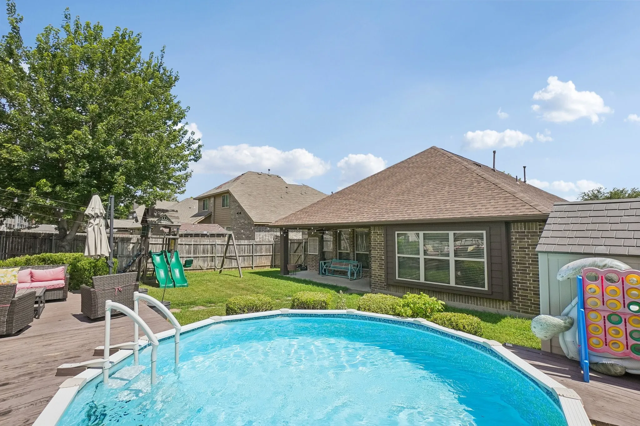 Single Family Residence For Sale in Collin County , 1075 Carpenter Court, Lavon, Texas 75166, 3 Bedroom, 2 Bathroom, 2 Garage spaces, 1,665 Sqft, built in 2014, mls#21332347, Real Estate Agent in Lavon, Homes For Sale in Collin county, Homes For Sale in Lavon, Realtor in Lavon Texas, Real Estate Brokerage Independent Realty Texas, Luminita Cordes Realtor