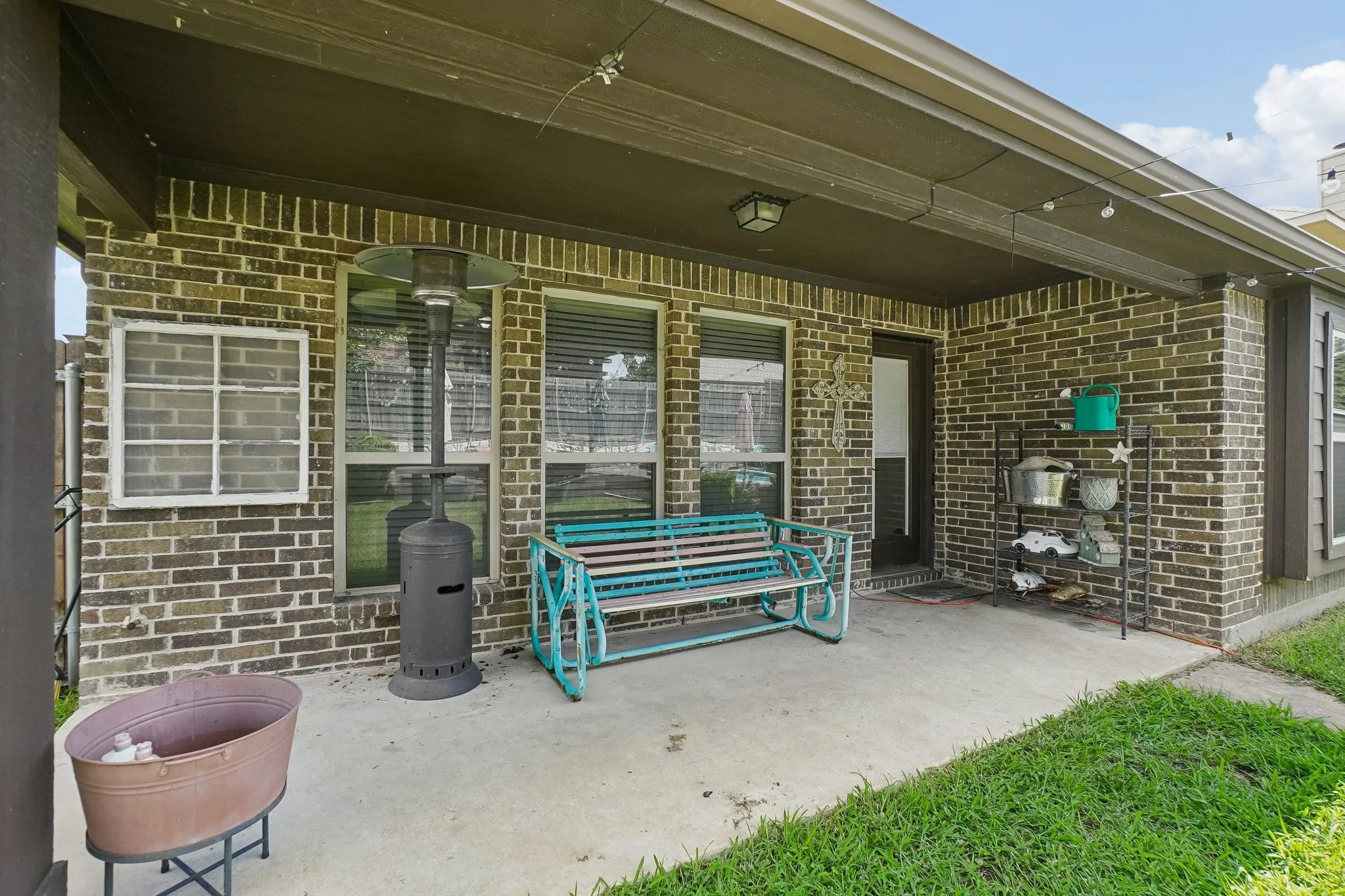 Single Family Residence For Sale in Collin County , 1075 Carpenter Court, Lavon, Texas 75166, 3 Bedroom, 2 Bathroom, 2 Garage spaces, 1,665 Sqft, built in 2014, mls#21332347, Real Estate Agent in Lavon, Homes For Sale in Collin county, Homes For Sale in Lavon, Realtor in Lavon Texas, Real Estate Brokerage Independent Realty Texas, Luminita Cordes Realtor