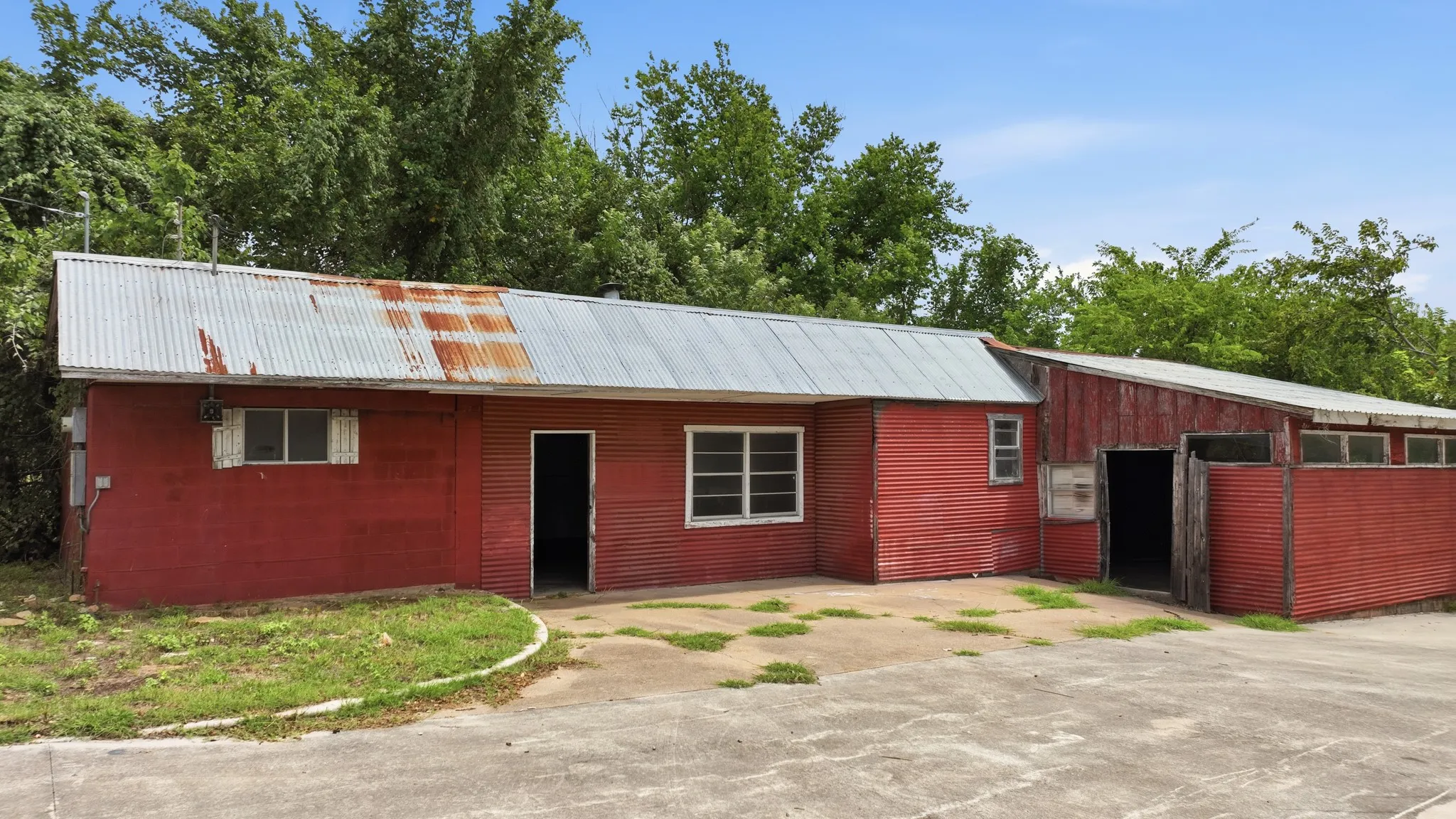 Single Family Residence For Sale in Parker County , 1102 Chilton Street, Weatherford, Texas 76086, 3 Bedroom, 2 Bathroom, Garage spaces, 2,244 Sqft, built in 0, mls#21327193, Real Estate Agent in Weatherford, Homes For Sale in Parker county, Homes For Sale in Weatherford, Realtor in Weatherford Texas, Real Estate Brokerage Independent Realty Texas, Luminita Cordes Realtor