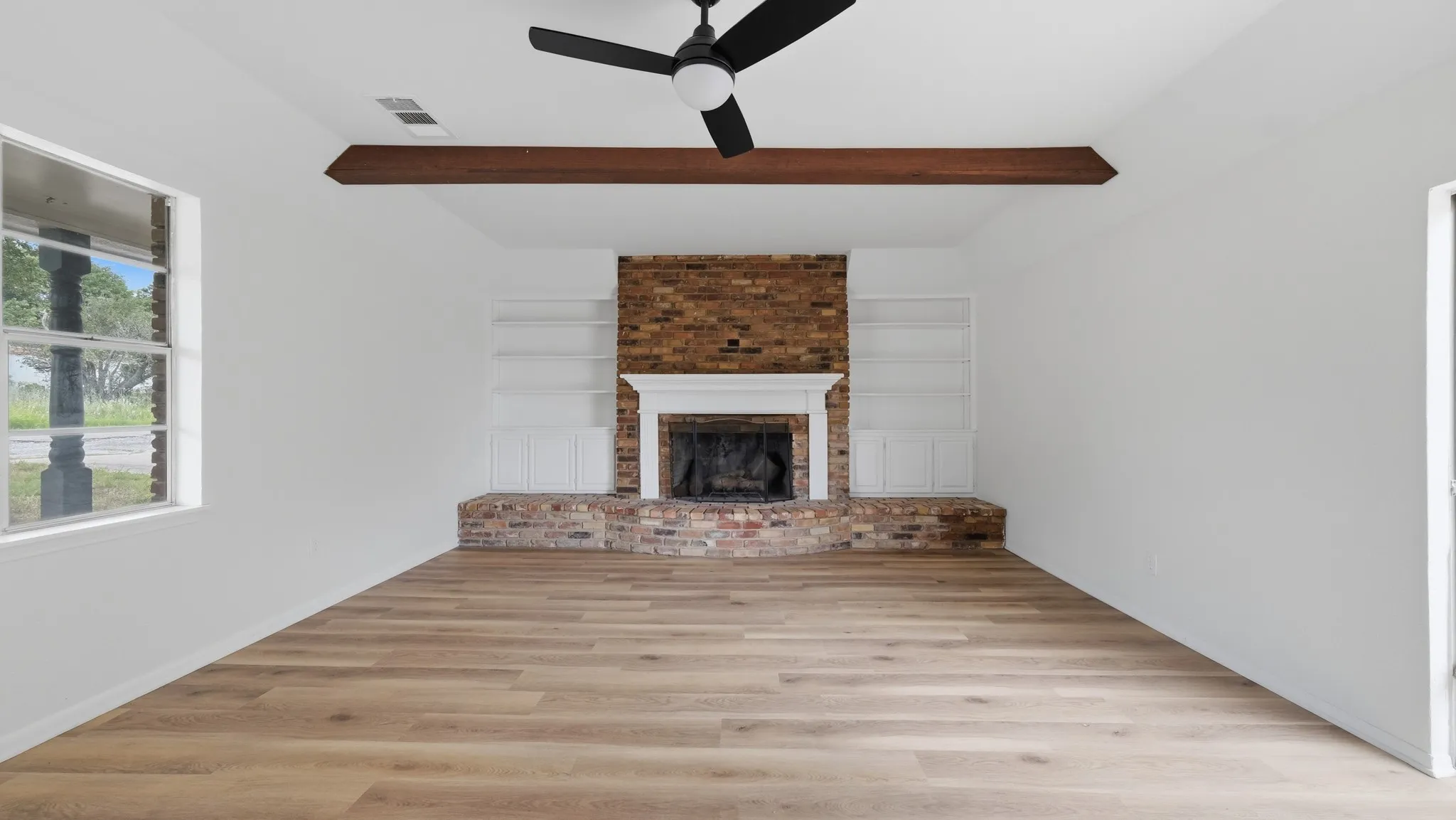 Single Family Residence For Sale in Parker County , 1102 Chilton Street, Weatherford, Texas 76086, 3 Bedroom, 2 Bathroom, Garage spaces, 2,244 Sqft, built in 0, mls#21327193, Real Estate Agent in Weatherford, Homes For Sale in Parker county, Homes For Sale in Weatherford, Realtor in Weatherford Texas, Real Estate Brokerage Independent Realty Texas, Luminita Cordes Realtor