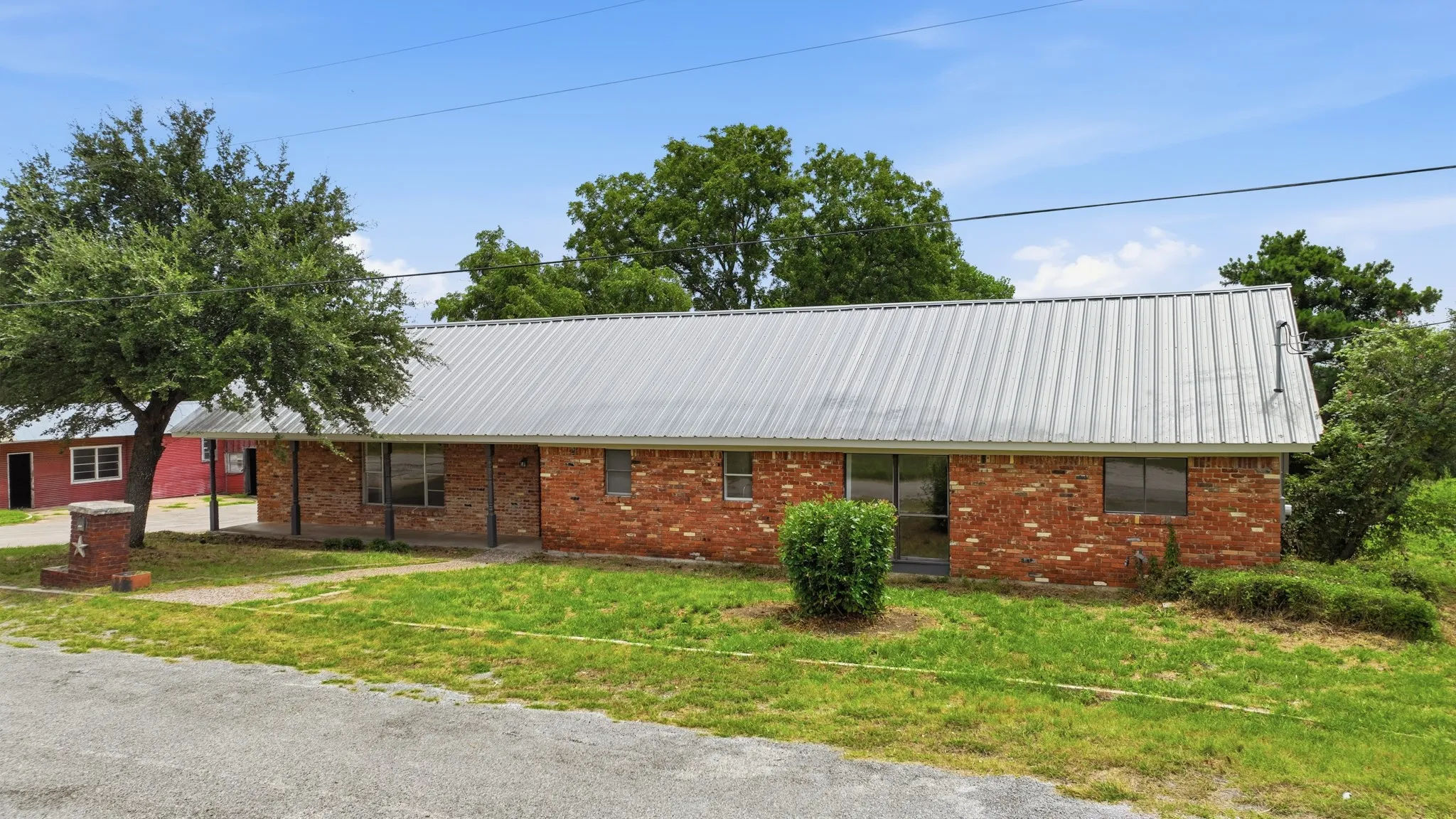 Single Family Residence For Sale in Parker County , 1102 Chilton Street, Weatherford, Texas 76086, 3 Bedroom, 2 Bathroom, Garage spaces, 2,244 Sqft, built in 0, mls#21327193, Real Estate Agent in Weatherford, Homes For Sale in Parker county, Homes For Sale in Weatherford, Realtor in Weatherford Texas, Real Estate Brokerage Independent Realty Texas, Luminita Cordes Realtor