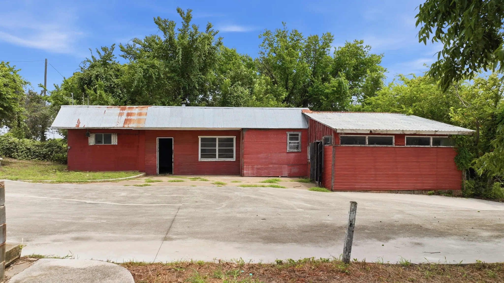 Single Family Residence For Sale in Parker County , 1102 Chilton Street, Weatherford, Texas 76086, 3 Bedroom, 2 Bathroom, Garage spaces, 2,244 Sqft, built in 0, mls#21327193, Real Estate Agent in Weatherford, Homes For Sale in Parker county, Homes For Sale in Weatherford, Realtor in Weatherford Texas, Real Estate Brokerage Independent Realty Texas, Luminita Cordes Realtor