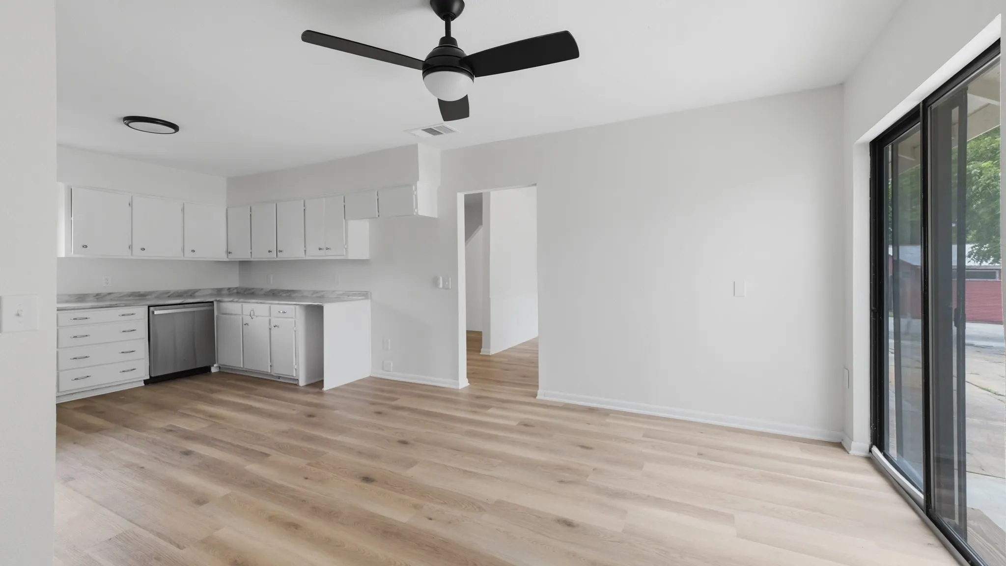 Single Family Residence For Sale in Parker County , 1102 Chilton Street, Weatherford, Texas 76086, 3 Bedroom, 2 Bathroom, Garage spaces, 2,244 Sqft, built in 0, mls#21327193, Real Estate Agent in Weatherford, Homes For Sale in Parker county, Homes For Sale in Weatherford, Realtor in Weatherford Texas, Real Estate Brokerage Independent Realty Texas, Luminita Cordes Realtor