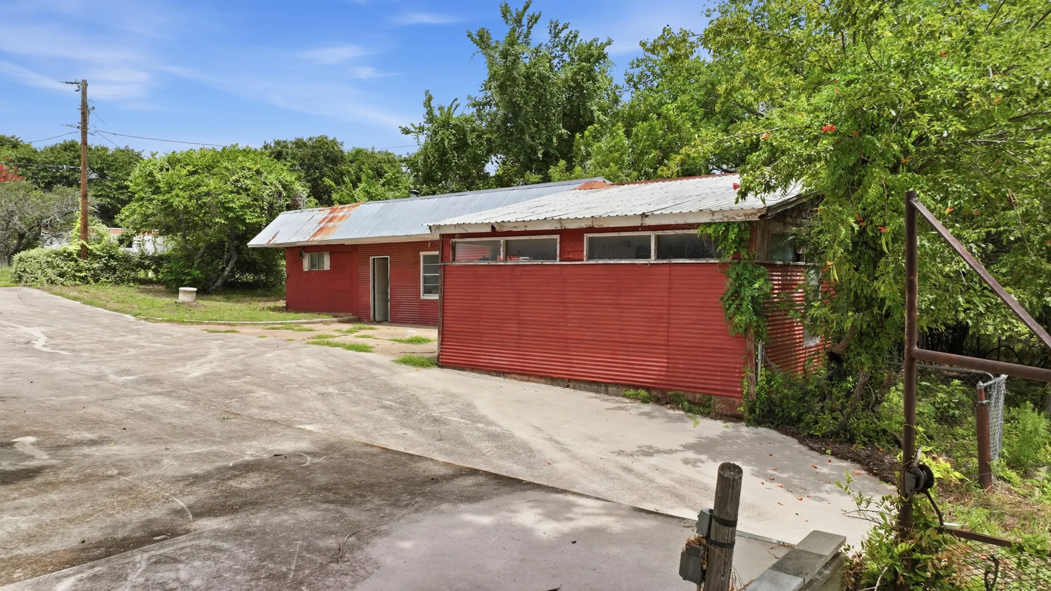 Single Family Residence For Sale in Parker County , 1102 Chilton Street, Weatherford, Texas 76086, 3 Bedroom, 2 Bathroom, Garage spaces, 2,244 Sqft, built in 0, mls#21327193, Real Estate Agent in Weatherford, Homes For Sale in Parker county, Homes For Sale in Weatherford, Realtor in Weatherford Texas, Real Estate Brokerage Independent Realty Texas, Luminita Cordes Realtor