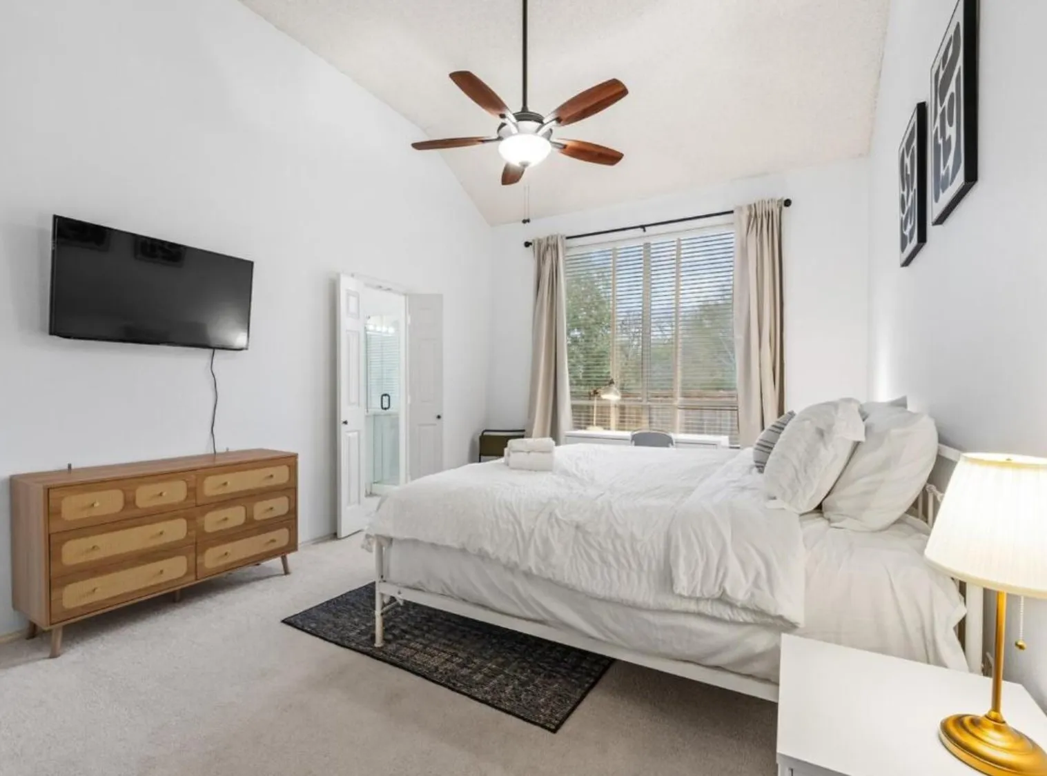 Single Family Residence For Rent in Collin County , 7710 Brookview Drive, Frisco, Texas 75034, 4 Bedroom, 2 Bathroom, 2 Garage spaces, 2,097 Sqft, built in 1998, mls#21327297, Real Estate Agent in Frisco, Homes For Rent in Collin county, Homes For Rent in Frisco, Realtor in Frisco Texas, Real Estate Brokerage Independent Realty Texas, Luminita Cordes Realtor