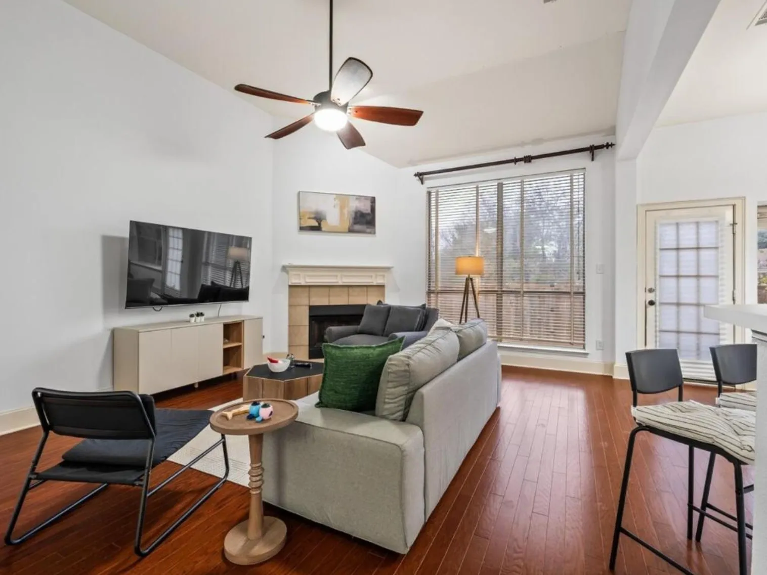 Single Family Residence For Rent in Collin County , 7710 Brookview Drive, Frisco, Texas 75034, 4 Bedroom, 2 Bathroom, 2 Garage spaces, 2,097 Sqft, built in 1998, mls#21327297, Real Estate Agent in Frisco, Homes For Rent in Collin county, Homes For Rent in Frisco, Realtor in Frisco Texas, Real Estate Brokerage Independent Realty Texas, Luminita Cordes Realtor