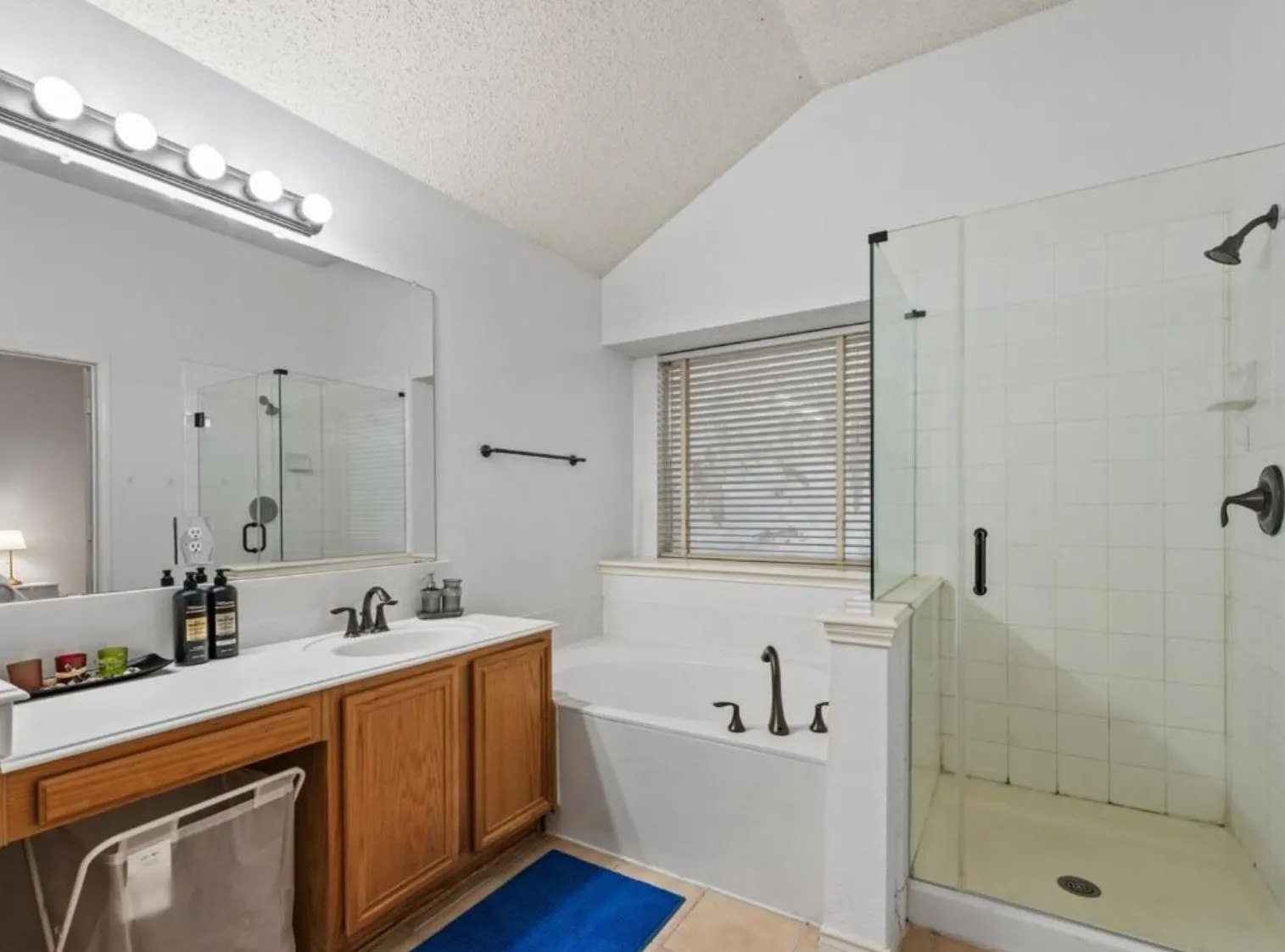 Single Family Residence For Rent in Collin County , 7710 Brookview Drive, Frisco, Texas 75034, 4 Bedroom, 2 Bathroom, 2 Garage spaces, 2,097 Sqft, built in 1998, mls#21327297, Real Estate Agent in Frisco, Homes For Rent in Collin county, Homes For Rent in Frisco, Realtor in Frisco Texas, Real Estate Brokerage Independent Realty Texas, Luminita Cordes Realtor