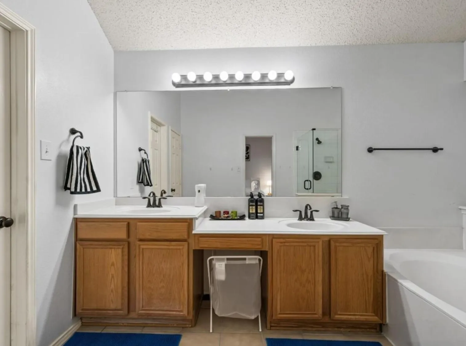 Single Family Residence For Rent in Collin County , 7710 Brookview Drive, Frisco, Texas 75034, 4 Bedroom, 2 Bathroom, 2 Garage spaces, 2,097 Sqft, built in 1998, mls#21327297, Real Estate Agent in Frisco, Homes For Rent in Collin county, Homes For Rent in Frisco, Realtor in Frisco Texas, Real Estate Brokerage Independent Realty Texas, Luminita Cordes Realtor
