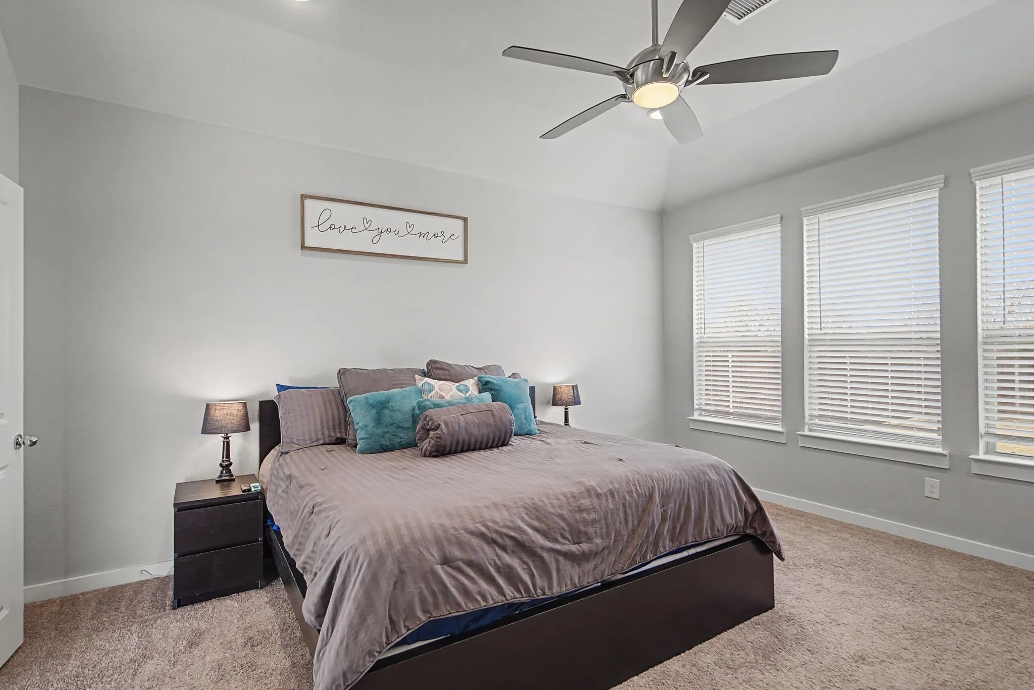 Single Family Residence For Sale in Rockwall County , 5660 Huffines Boulevard, Royse City, Texas 75189, 4 Bedroom, 3 Bathroom, 2 Garage spaces, 2,722 Sqft, built in 2023, mls#21331981, Real Estate Agent in Royse City, Homes For Sale in Rockwall county, Homes For Sale in Royse City, Realtor in Royse City Texas, Real Estate Brokerage Independent Realty Texas, Luminita Cordes Realtor