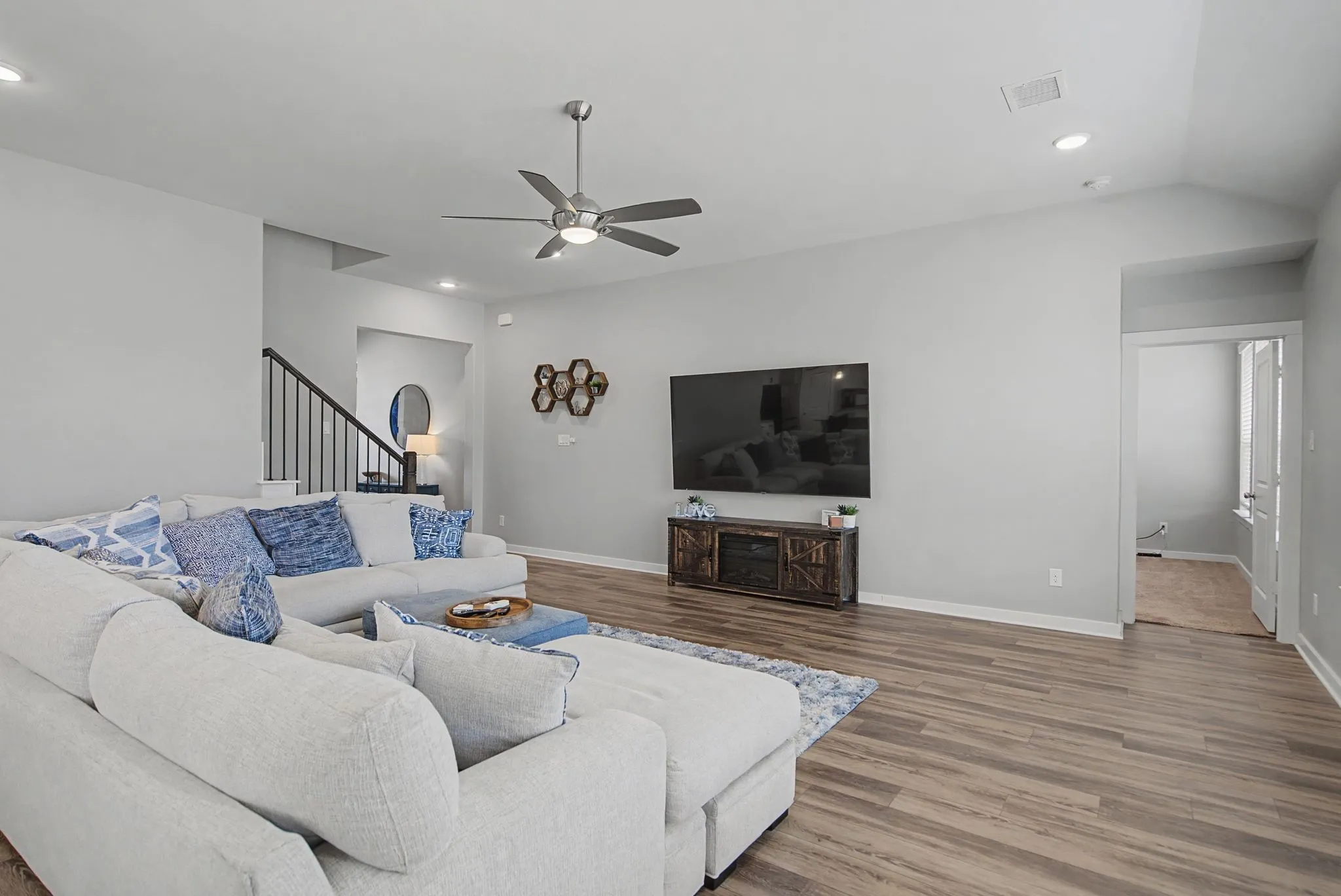 Single Family Residence For Sale in Rockwall County , 5660 Huffines Boulevard, Royse City, Texas 75189, 4 Bedroom, 3 Bathroom, 2 Garage spaces, 2,722 Sqft, built in 2023, mls#21331981, Real Estate Agent in Royse City, Homes For Sale in Rockwall county, Homes For Sale in Royse City, Realtor in Royse City Texas, Real Estate Brokerage Independent Realty Texas, Luminita Cordes Realtor