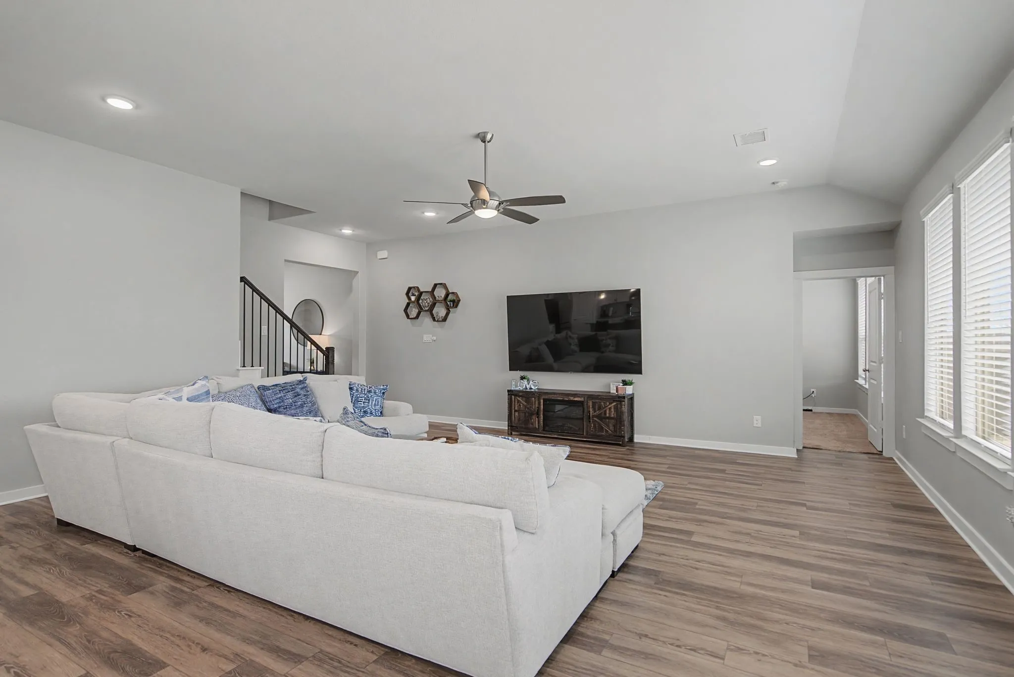 Single Family Residence For Sale in Rockwall County , 5660 Huffines Boulevard, Royse City, Texas 75189, 4 Bedroom, 3 Bathroom, 2 Garage spaces, 2,722 Sqft, built in 2023, mls#21331981, Real Estate Agent in Royse City, Homes For Sale in Rockwall county, Homes For Sale in Royse City, Realtor in Royse City Texas, Real Estate Brokerage Independent Realty Texas, Luminita Cordes Realtor