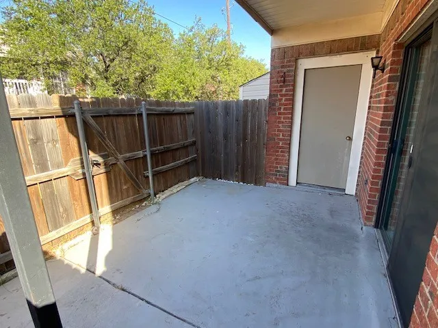 Condominium For Sale in Dallas County , 226 Samuel Boulevard F1, Coppell, Texas 75019, 1 Bedroom, 1 Bathroom, Garage spaces, 713 Sqft, built in 1984, mls#21333550, Real Estate Agent in Coppell, Homes For Sale in Dallas county, Homes For Sale in Coppell, Realtor in Coppell Texas, Real Estate Brokerage Independent Realty Texas, Luminita Cordes Realtor